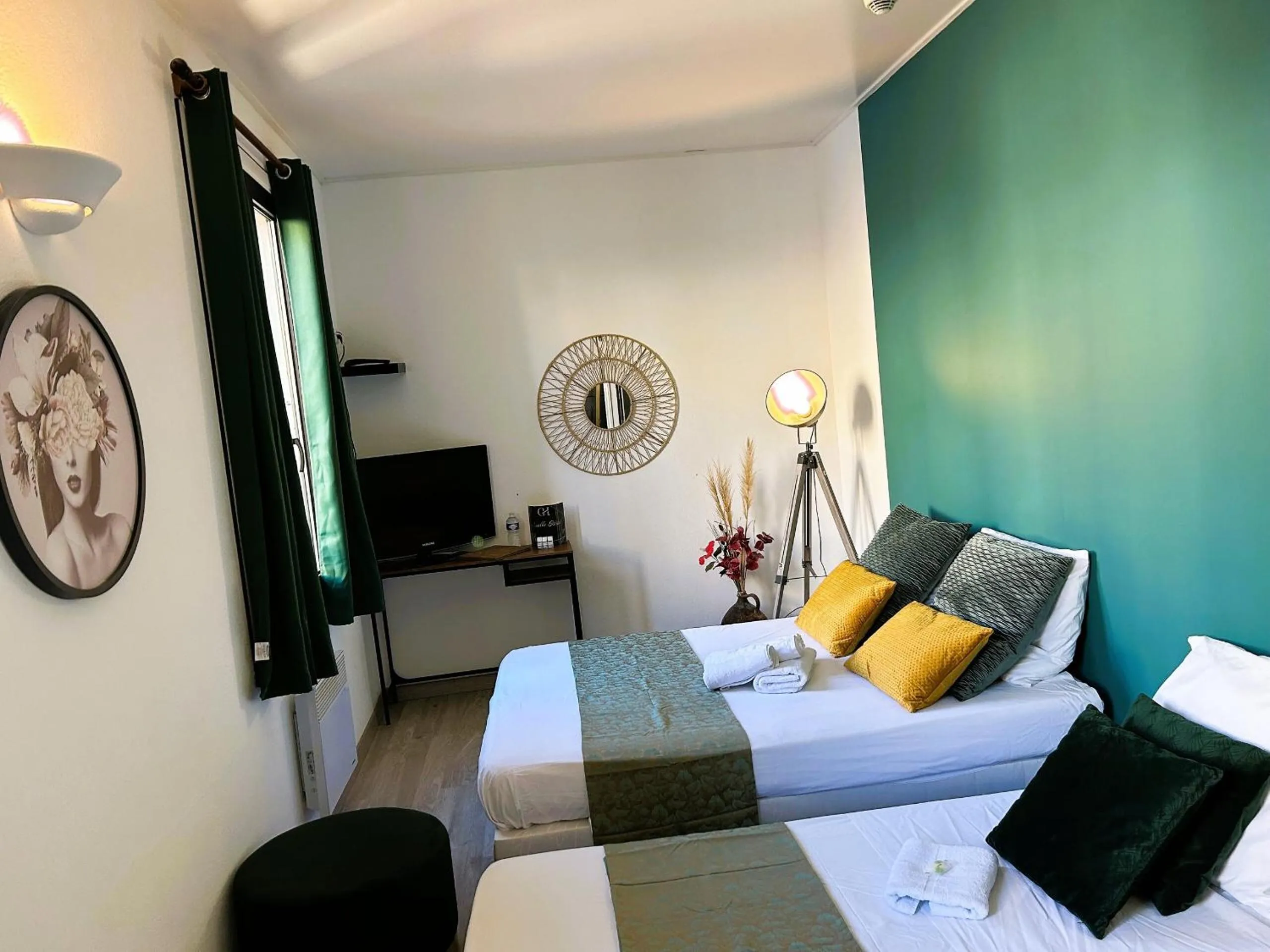 Bedroom, Bed in Gabrielle hôtel