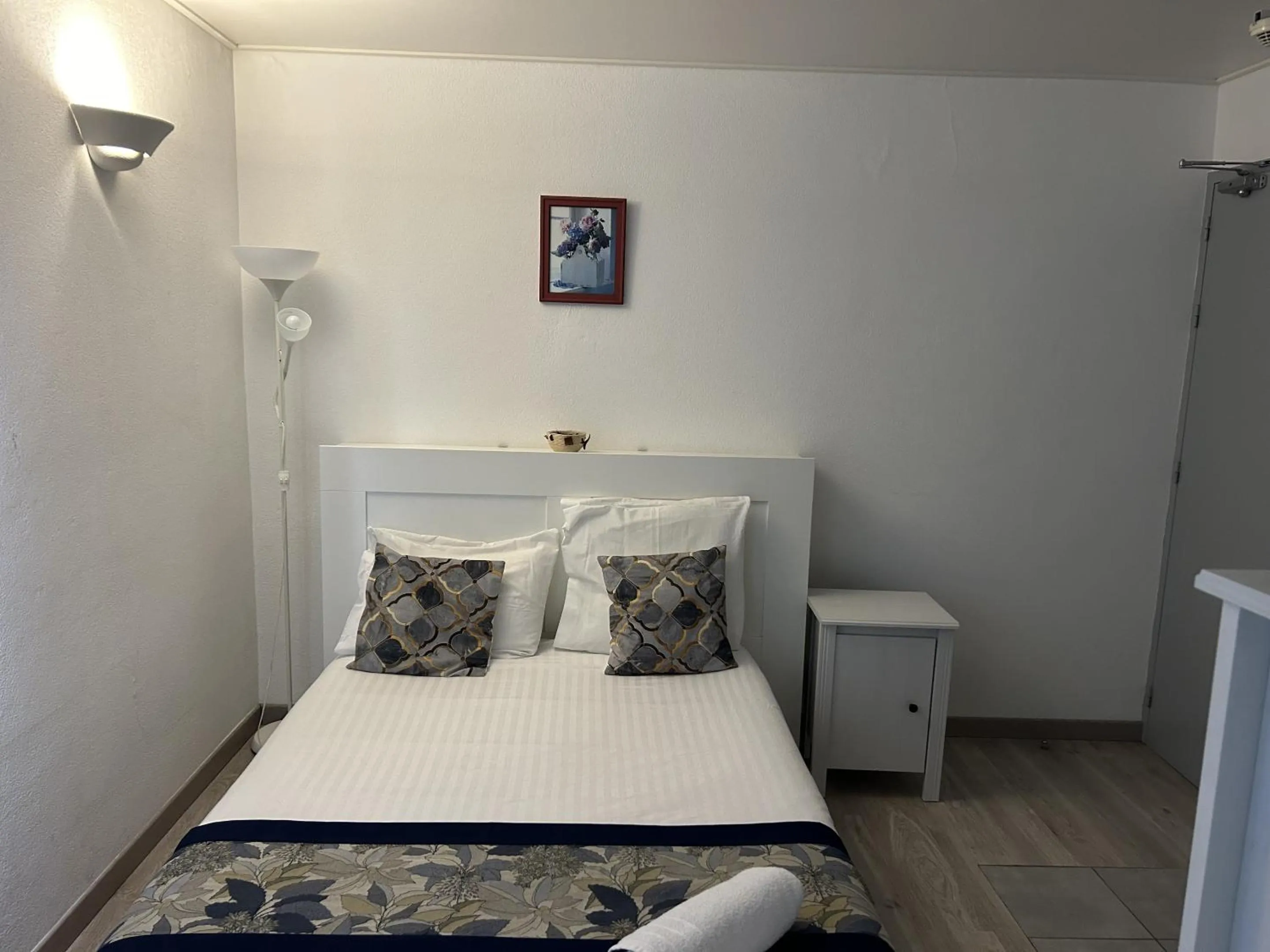 Bedroom, Bed in Gabrielle hôtel