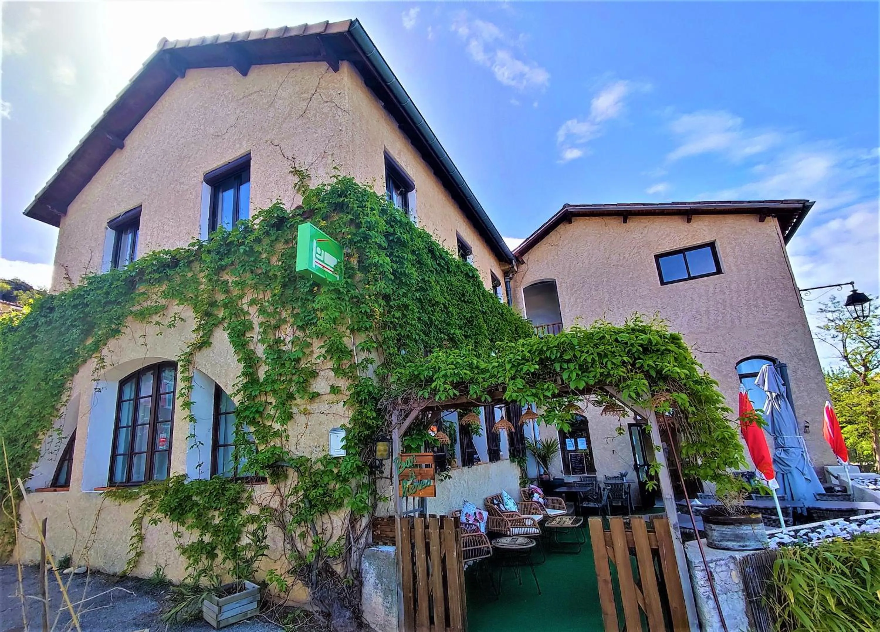 Property building in Gabrielle hôtel