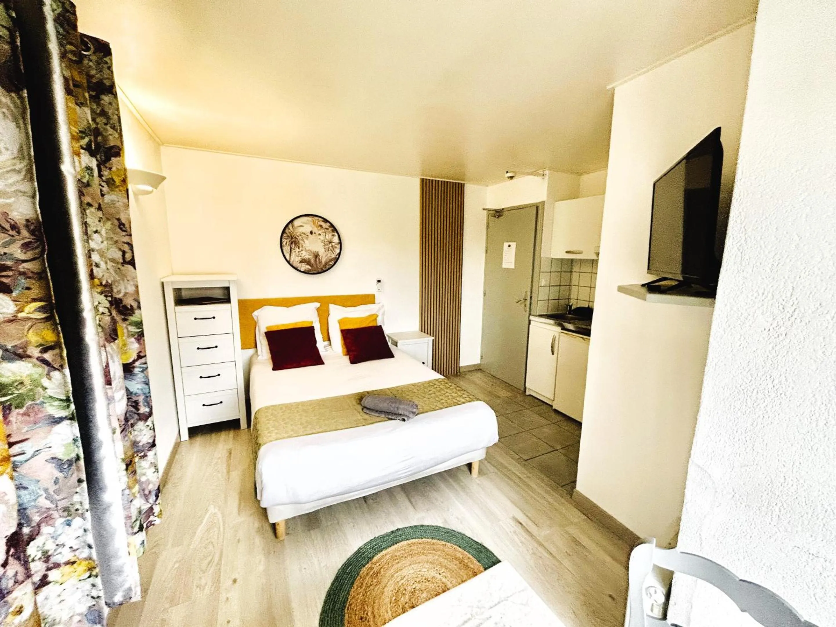 Bedroom, Bed in Gabrielle hôtel