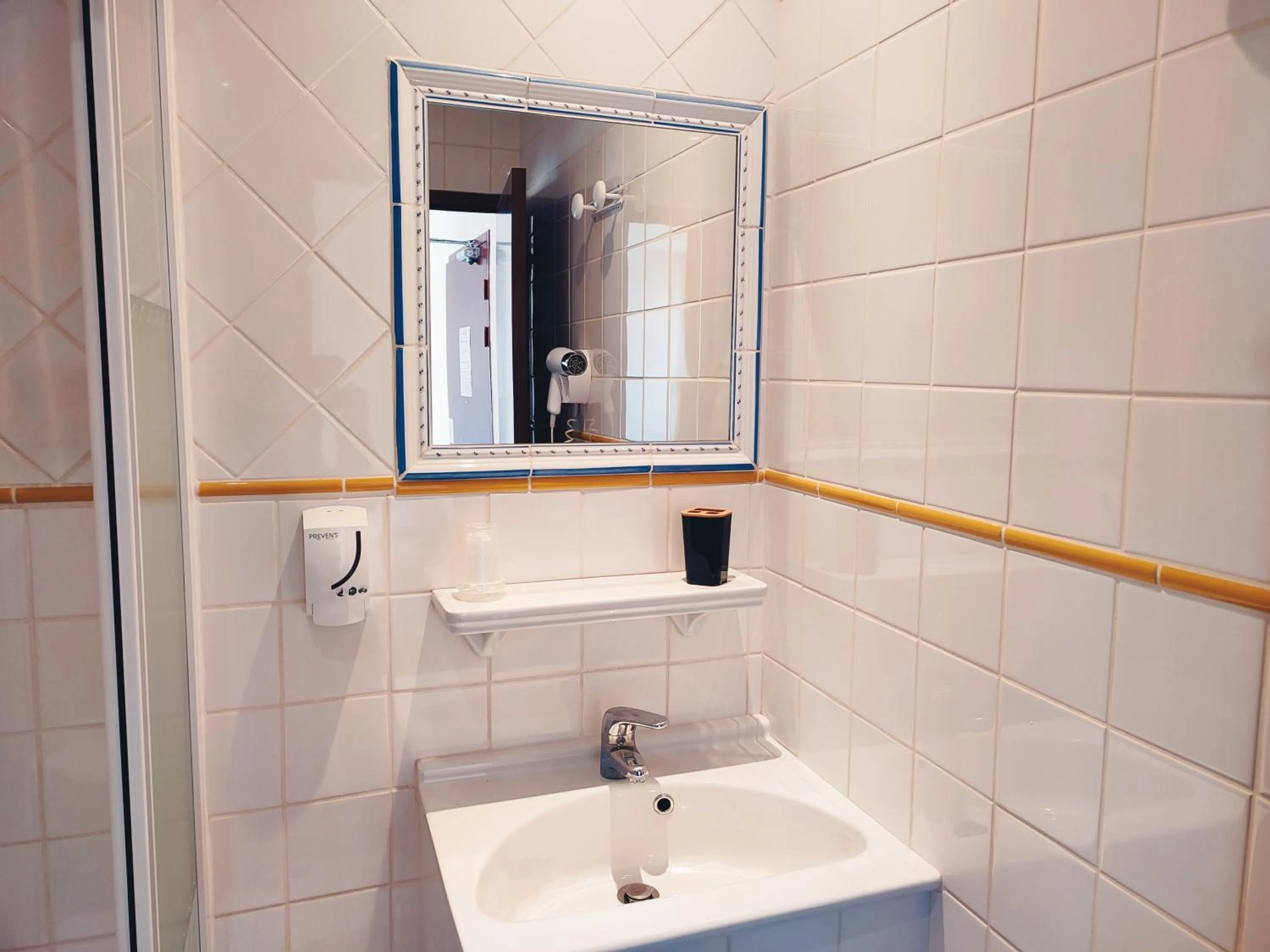 Bathroom in Gabrielle hôtel