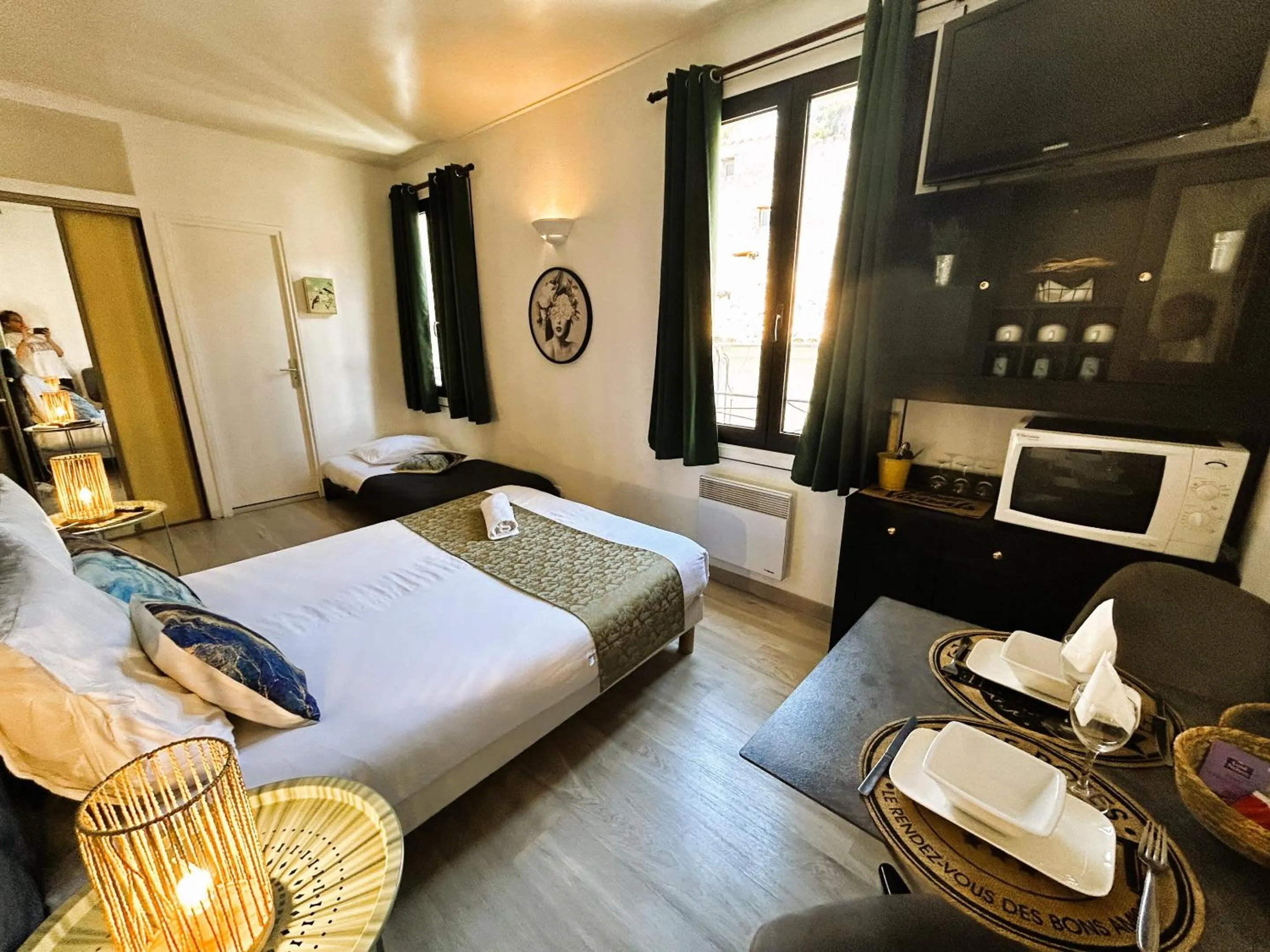 Bedroom in Gabrielle hôtel