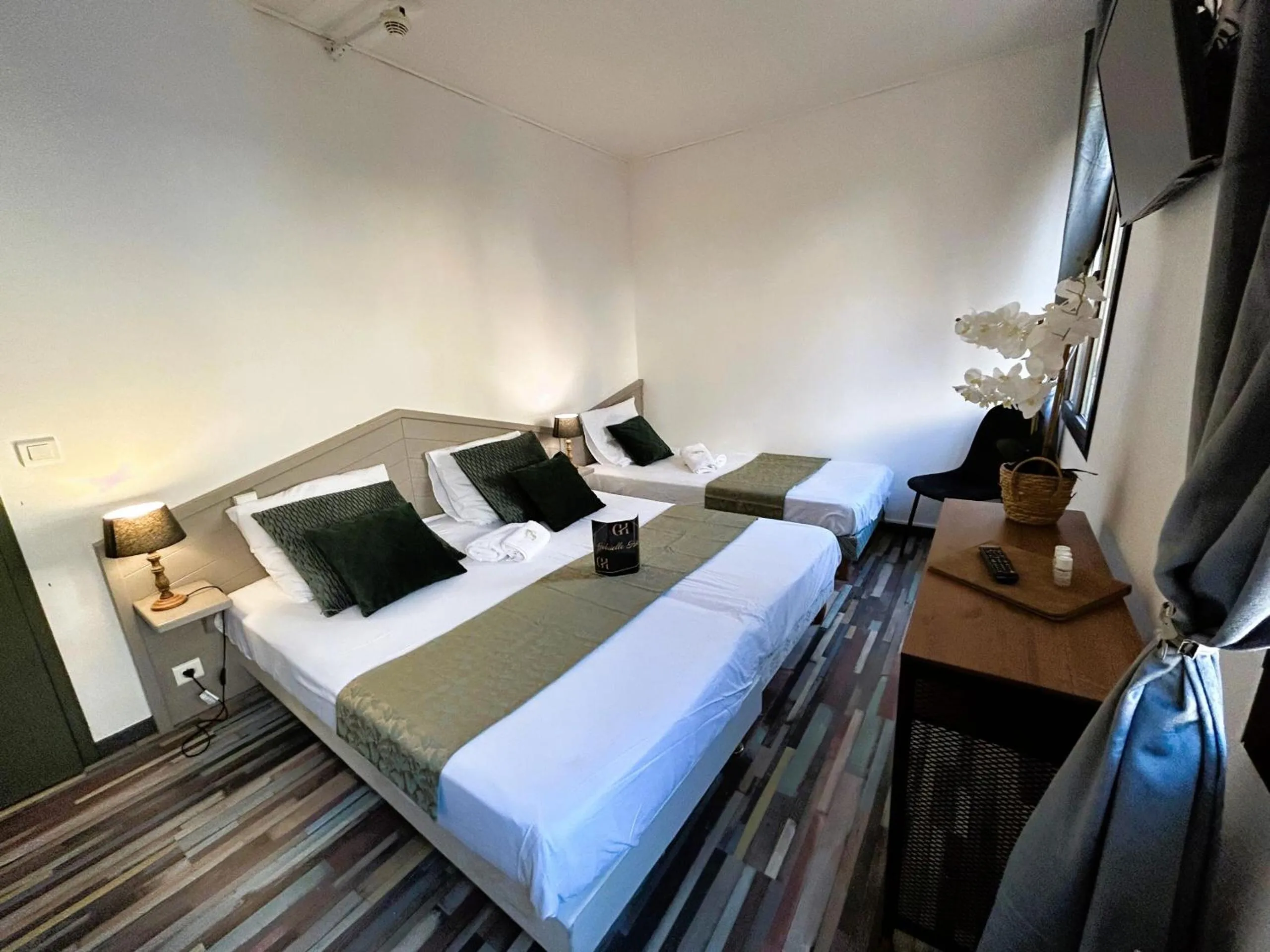 Bedroom, Bed in Gabrielle hôtel