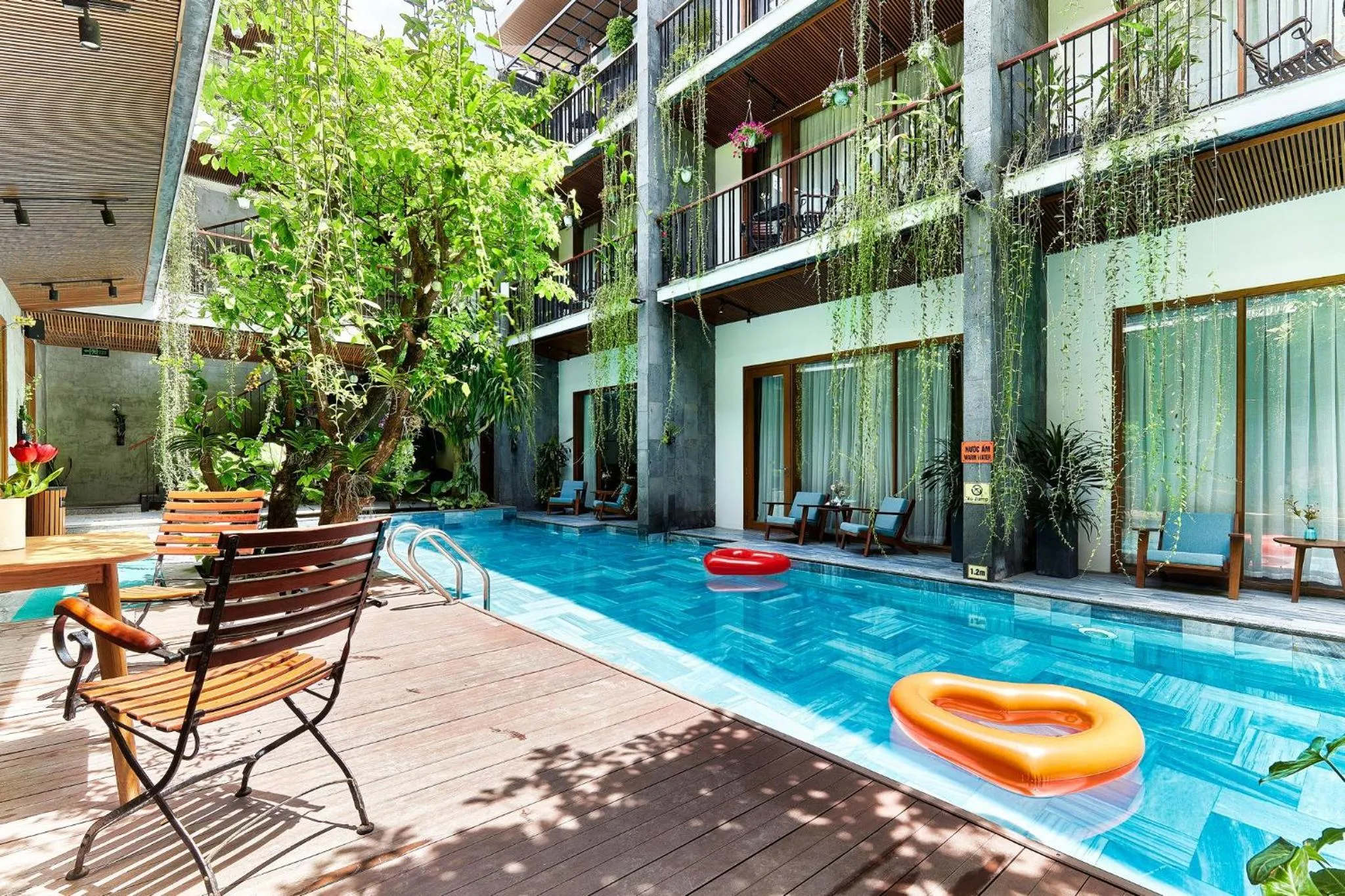 Tam House Villa Hotel