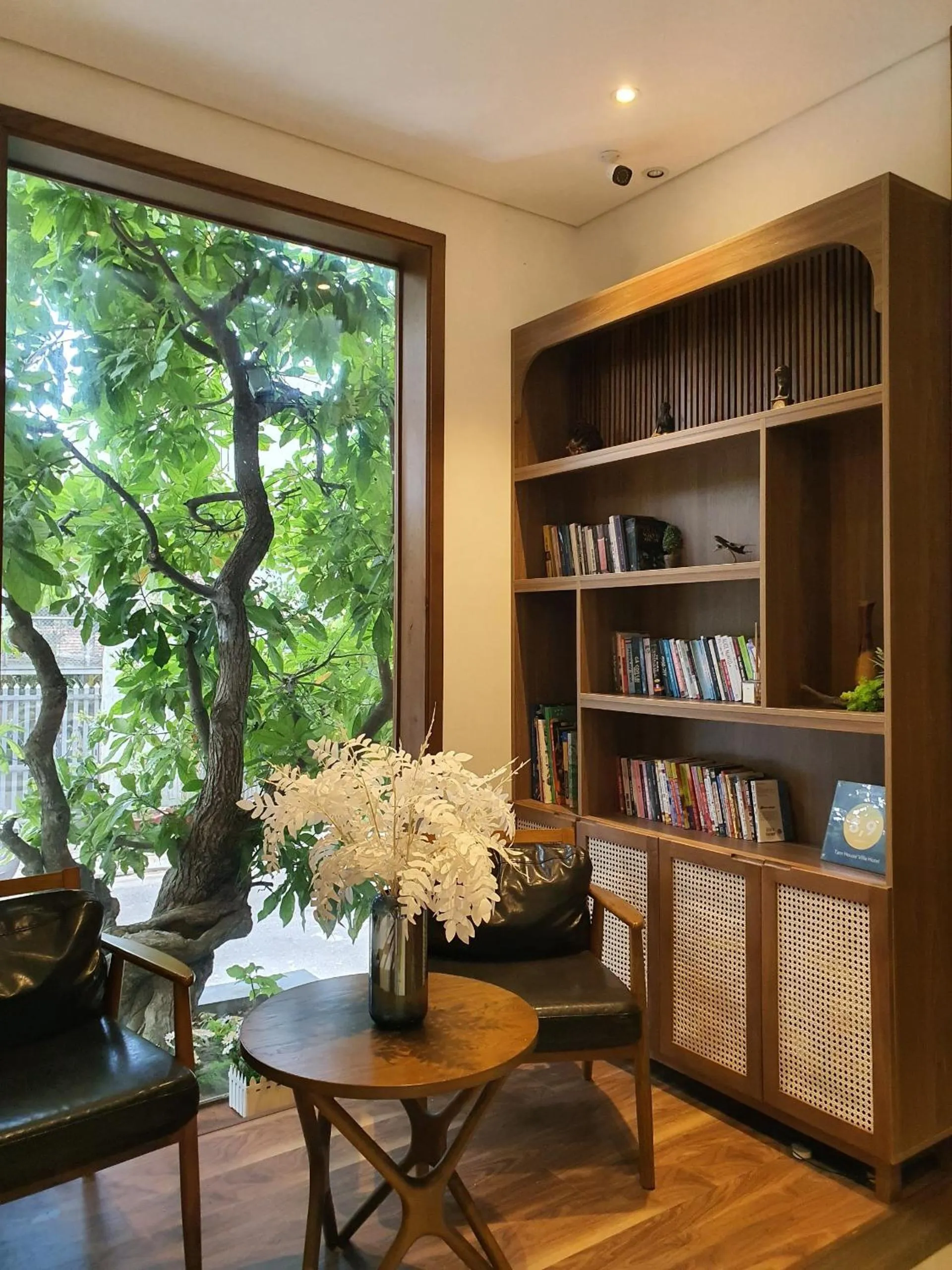 Tam House Villa Hotel