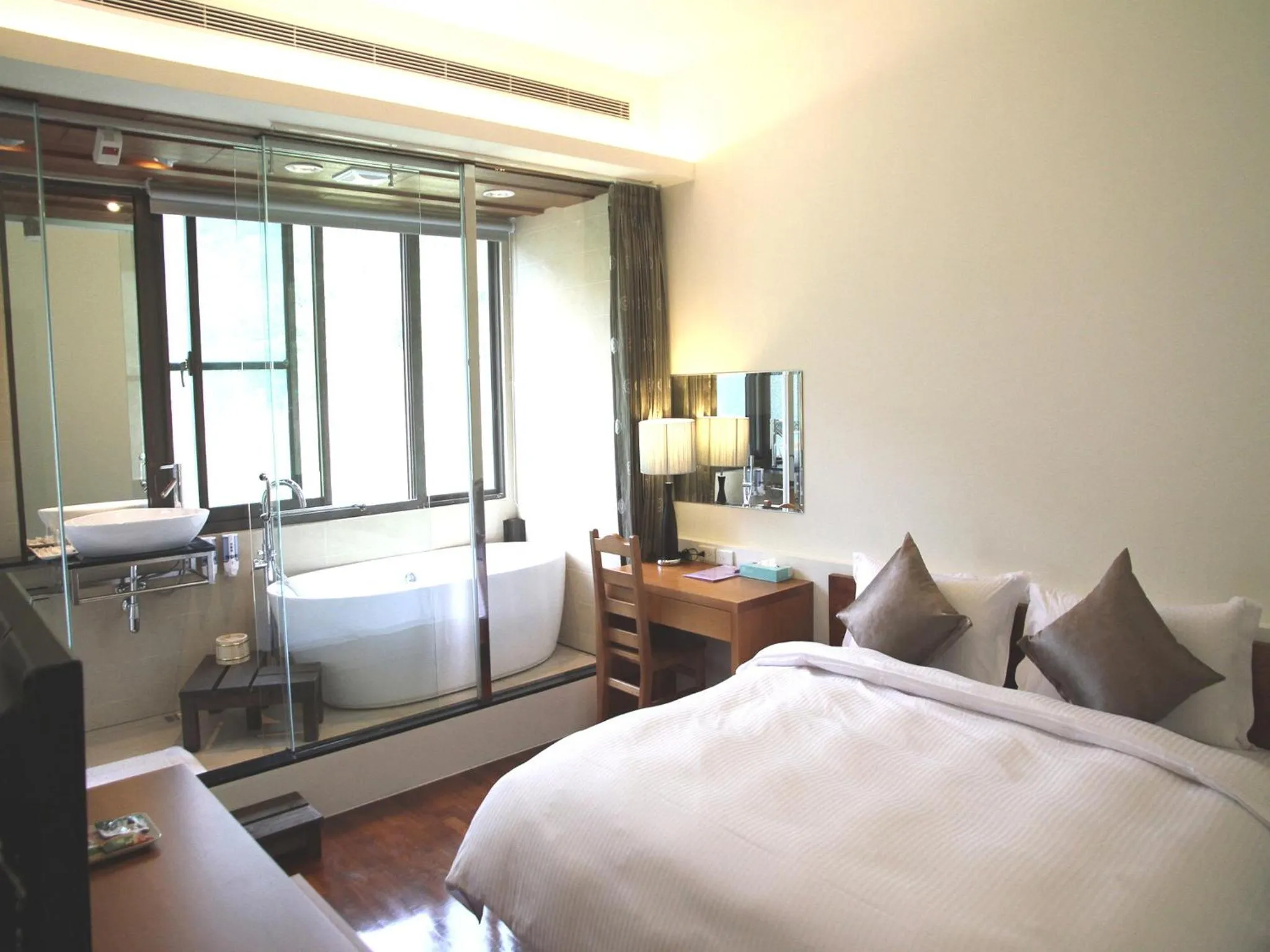 Bathroom, Bed in Peace Area Hot Spring Hotel