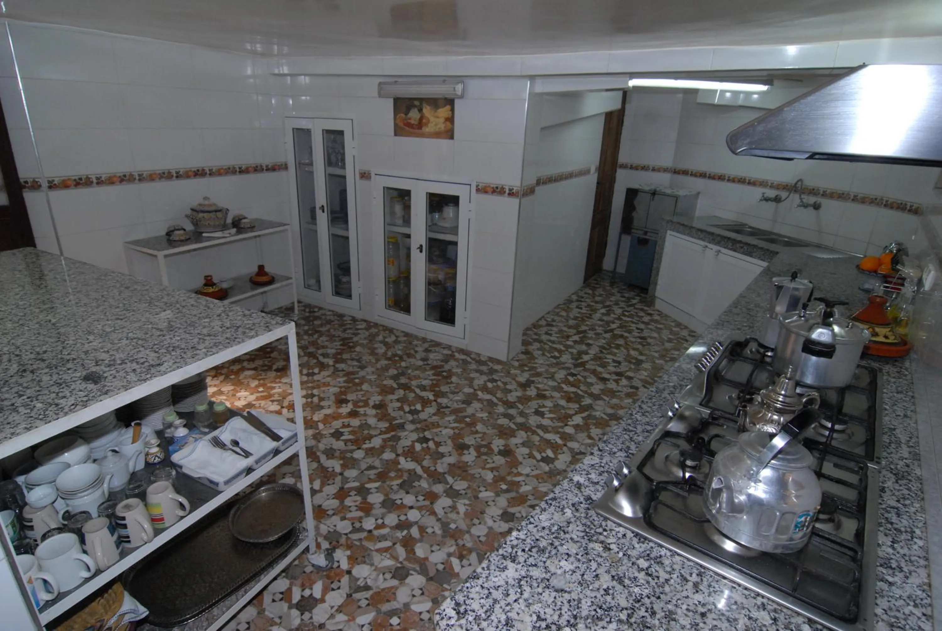 Restaurant/places to eat in Riad Ghita