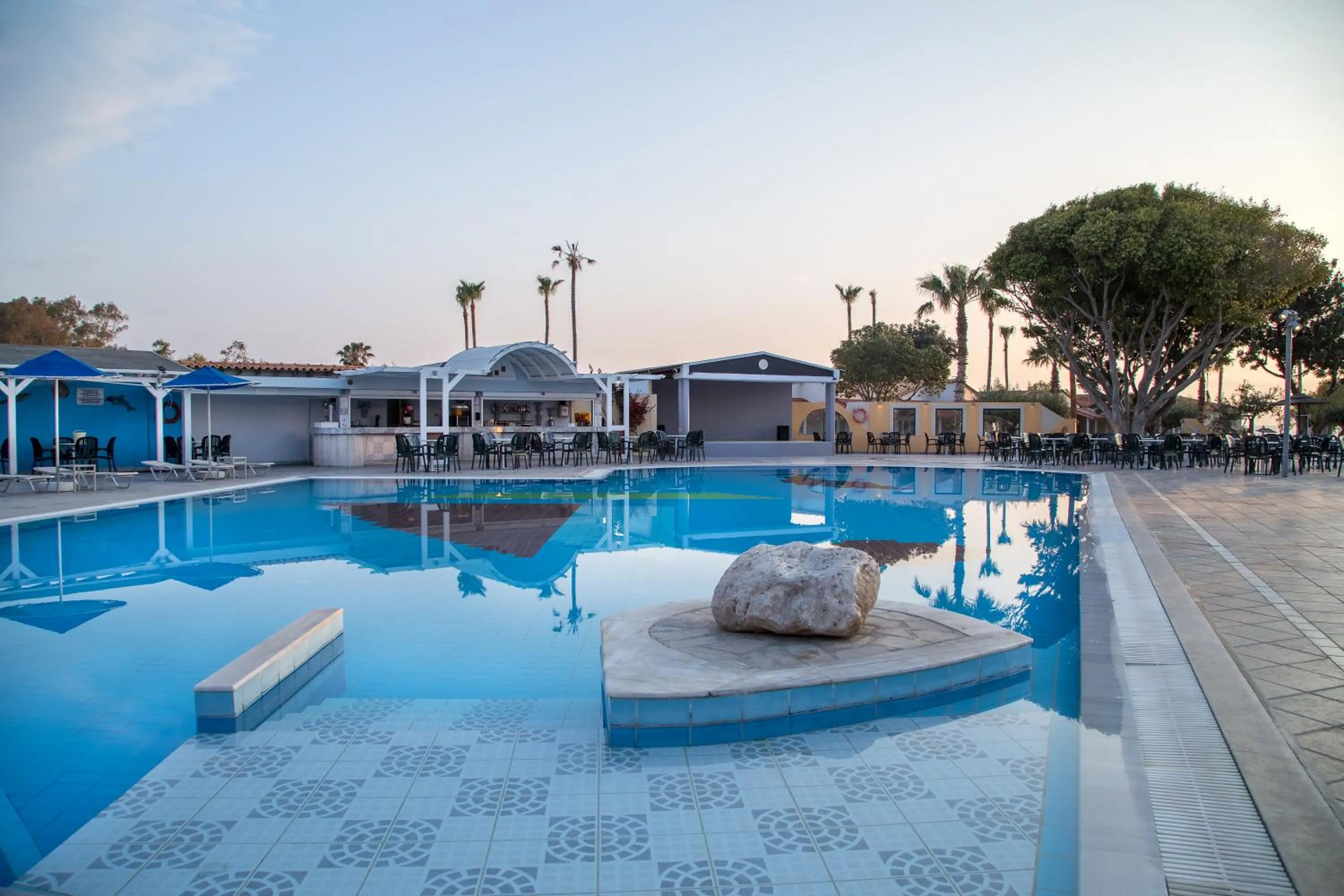 Pool view in Atlantis Hotel