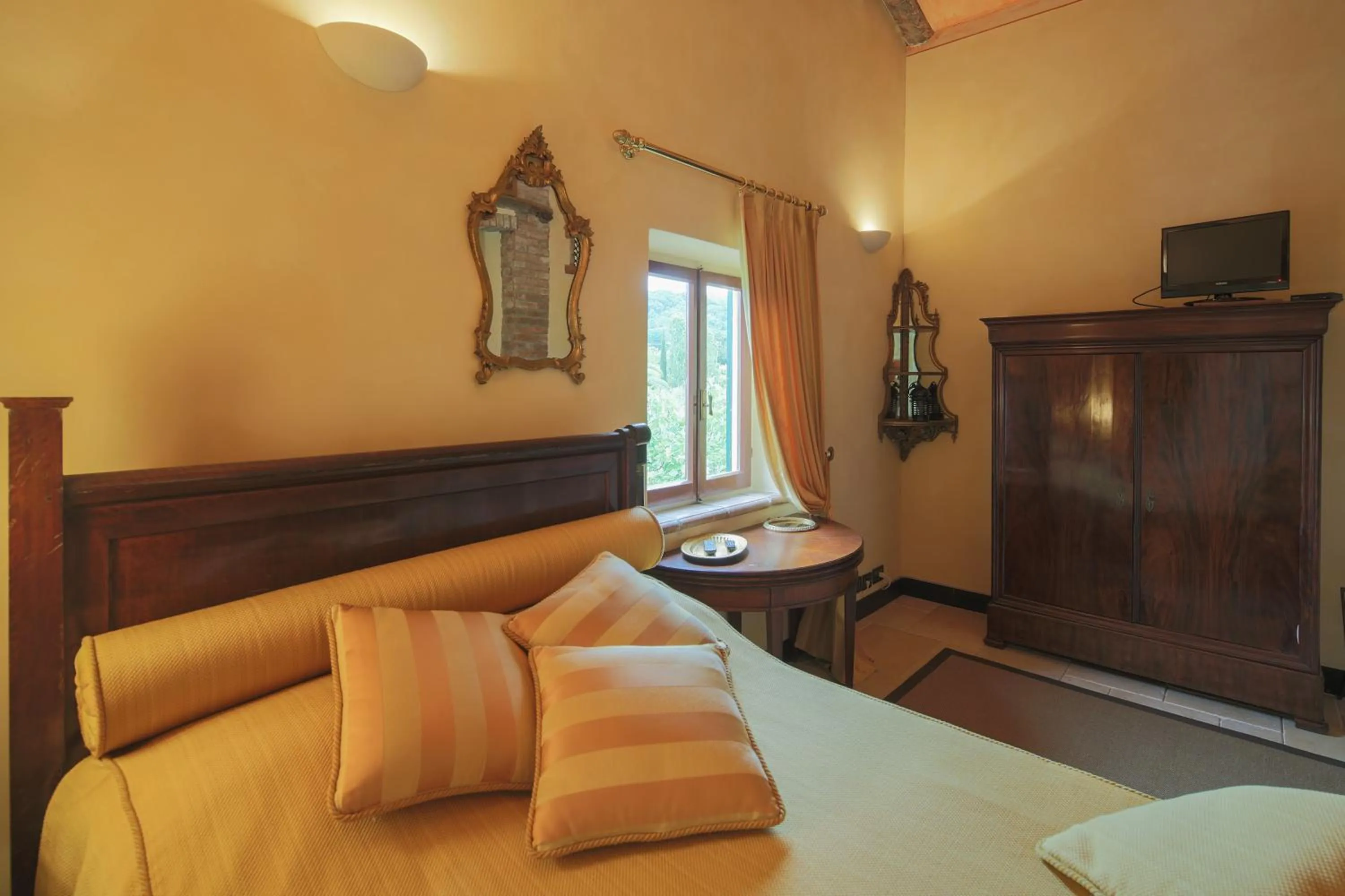 Bed in Resort La Ghiaia