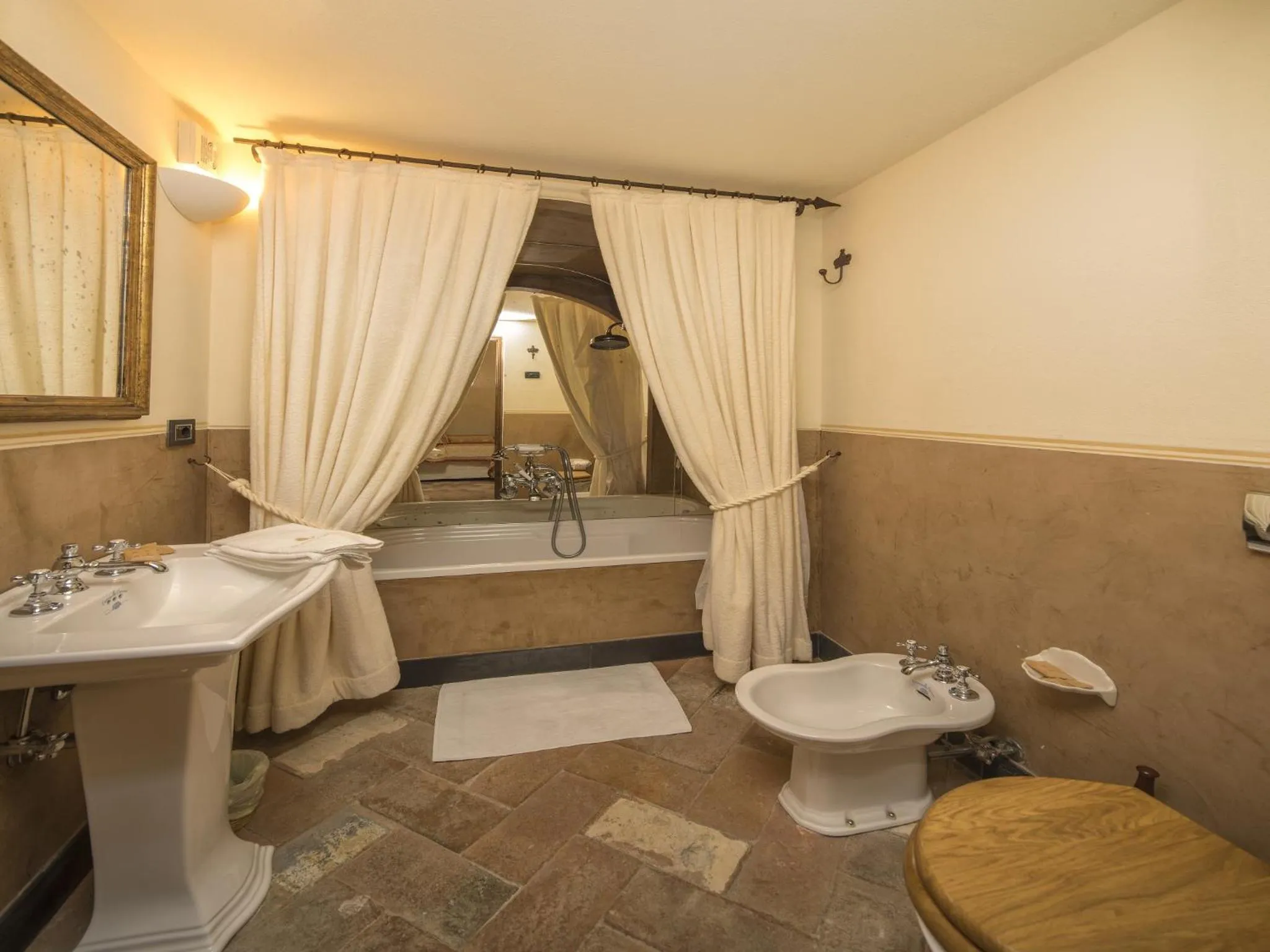 Shower in Resort La Ghiaia