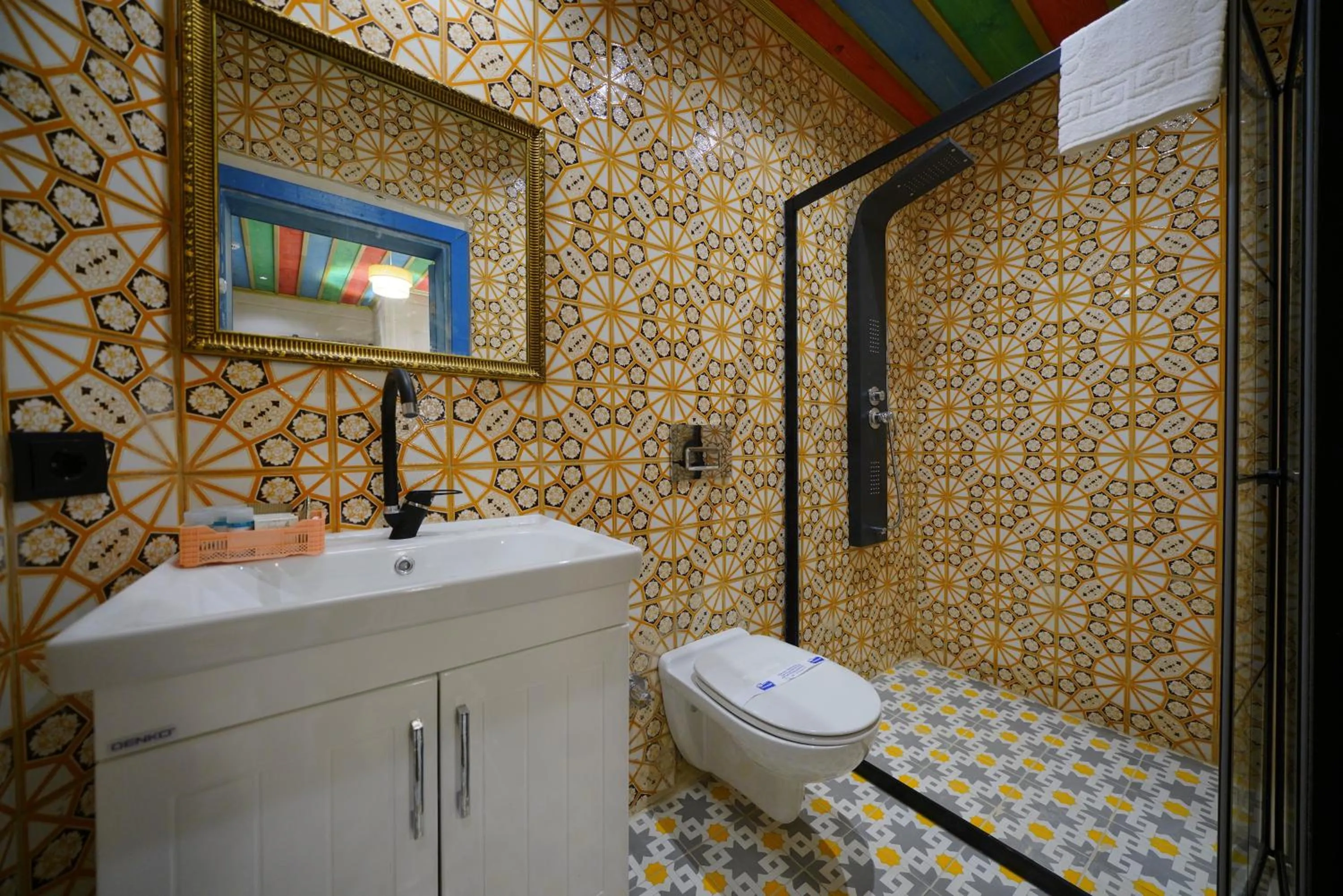 Shower in Mirzade Konak Hotel