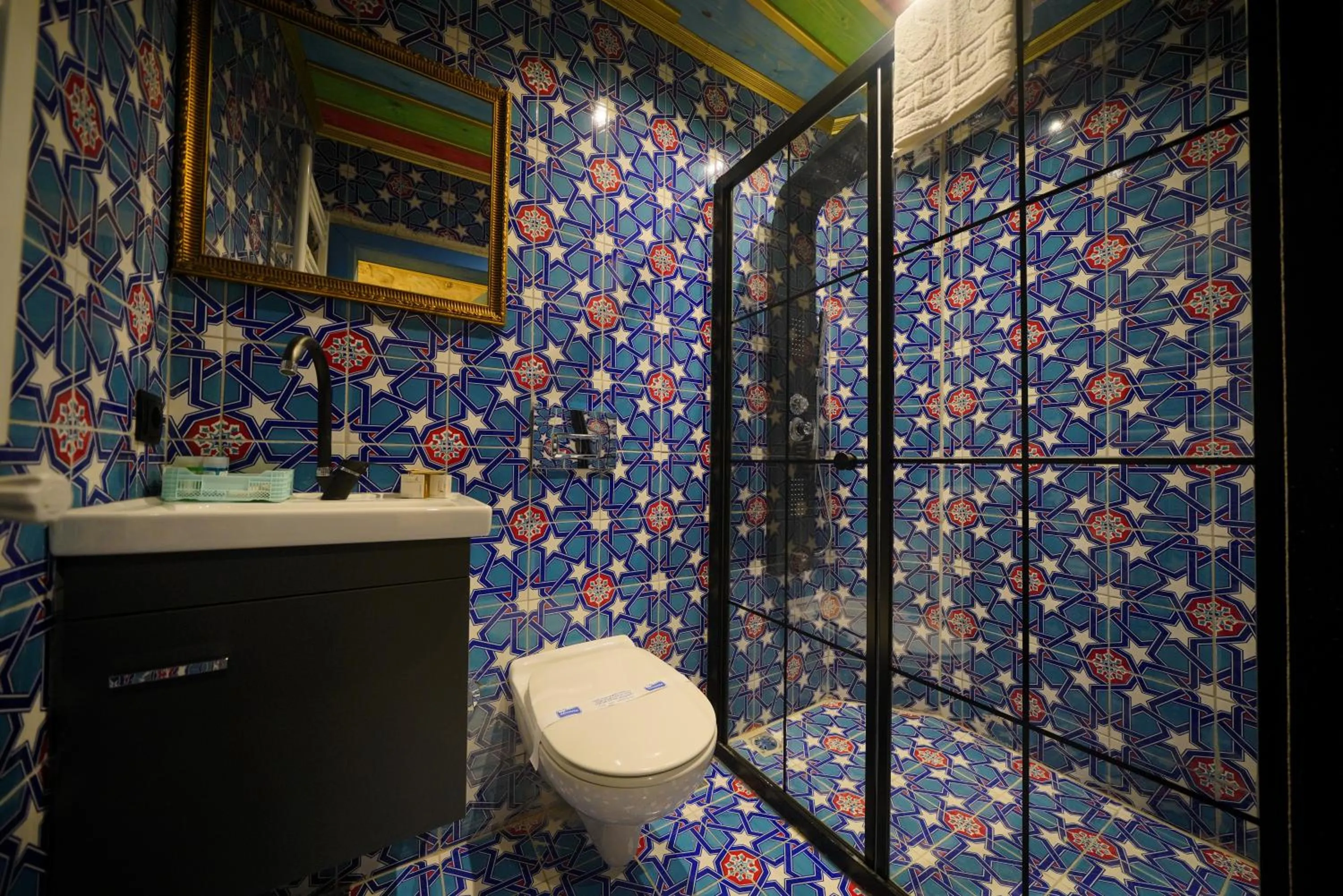 Shower in Mirzade Konak Hotel