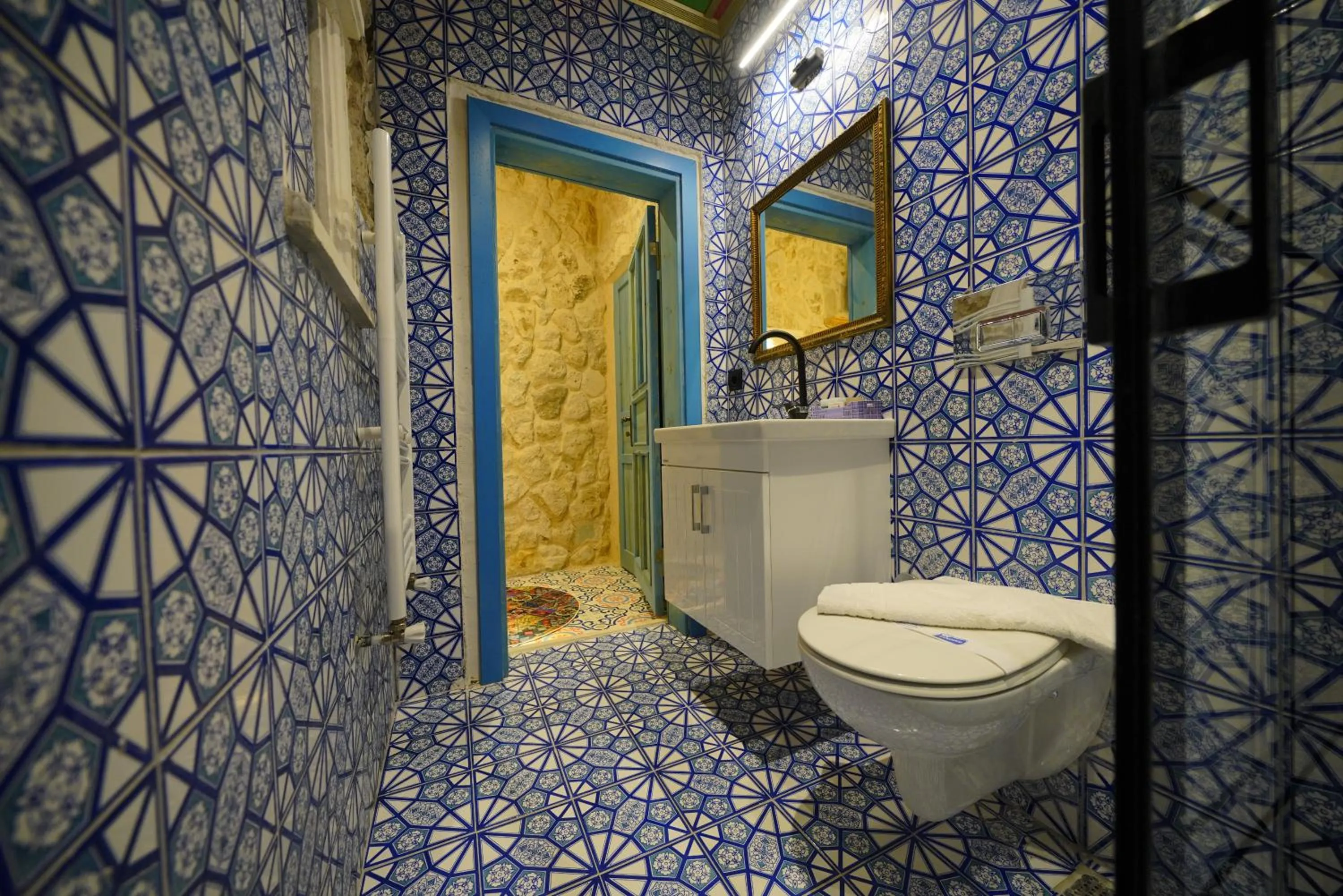 Shower in Mirzade Konak Hotel