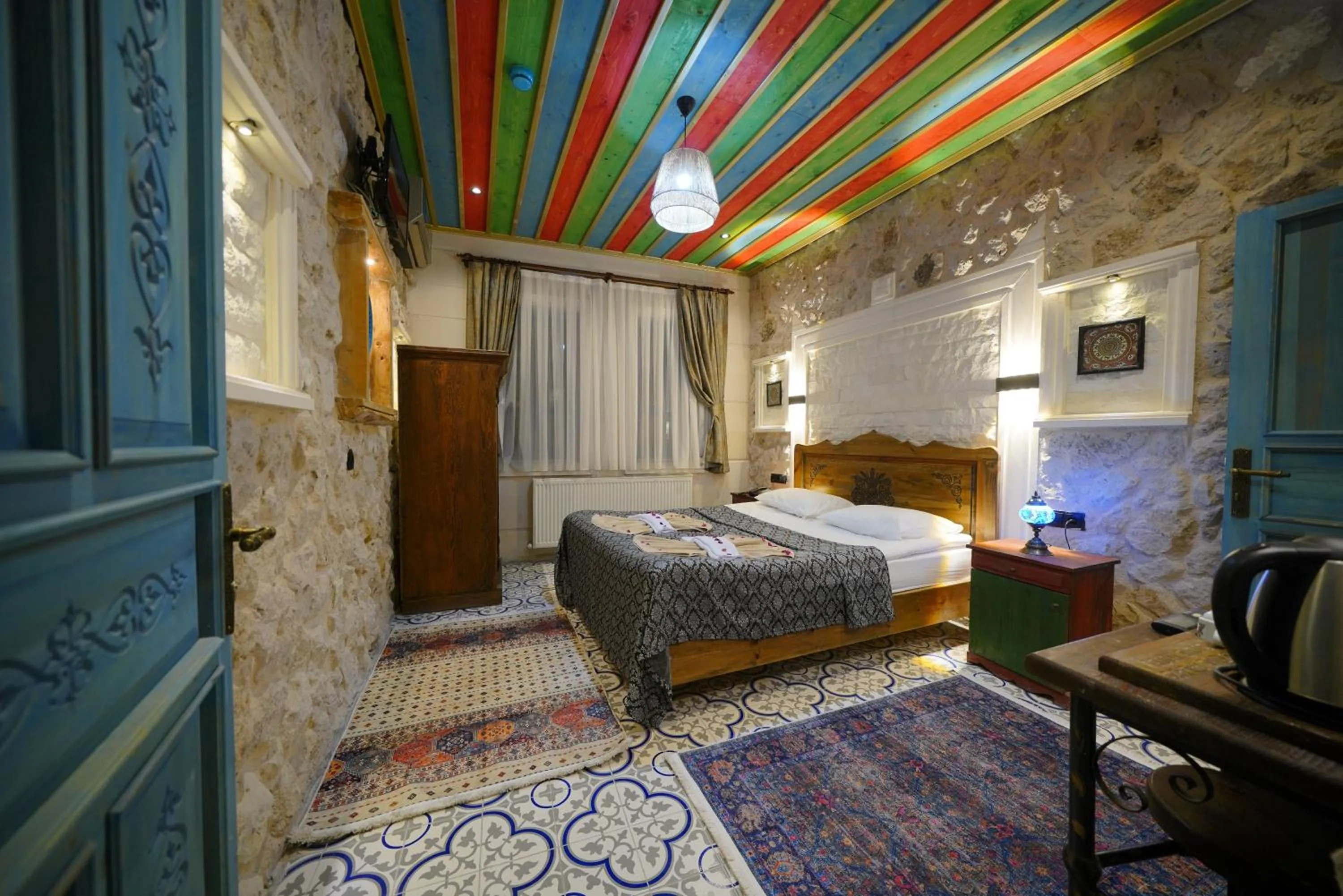 Photo of the whole room, Bed in Mirzade Konak Hotel