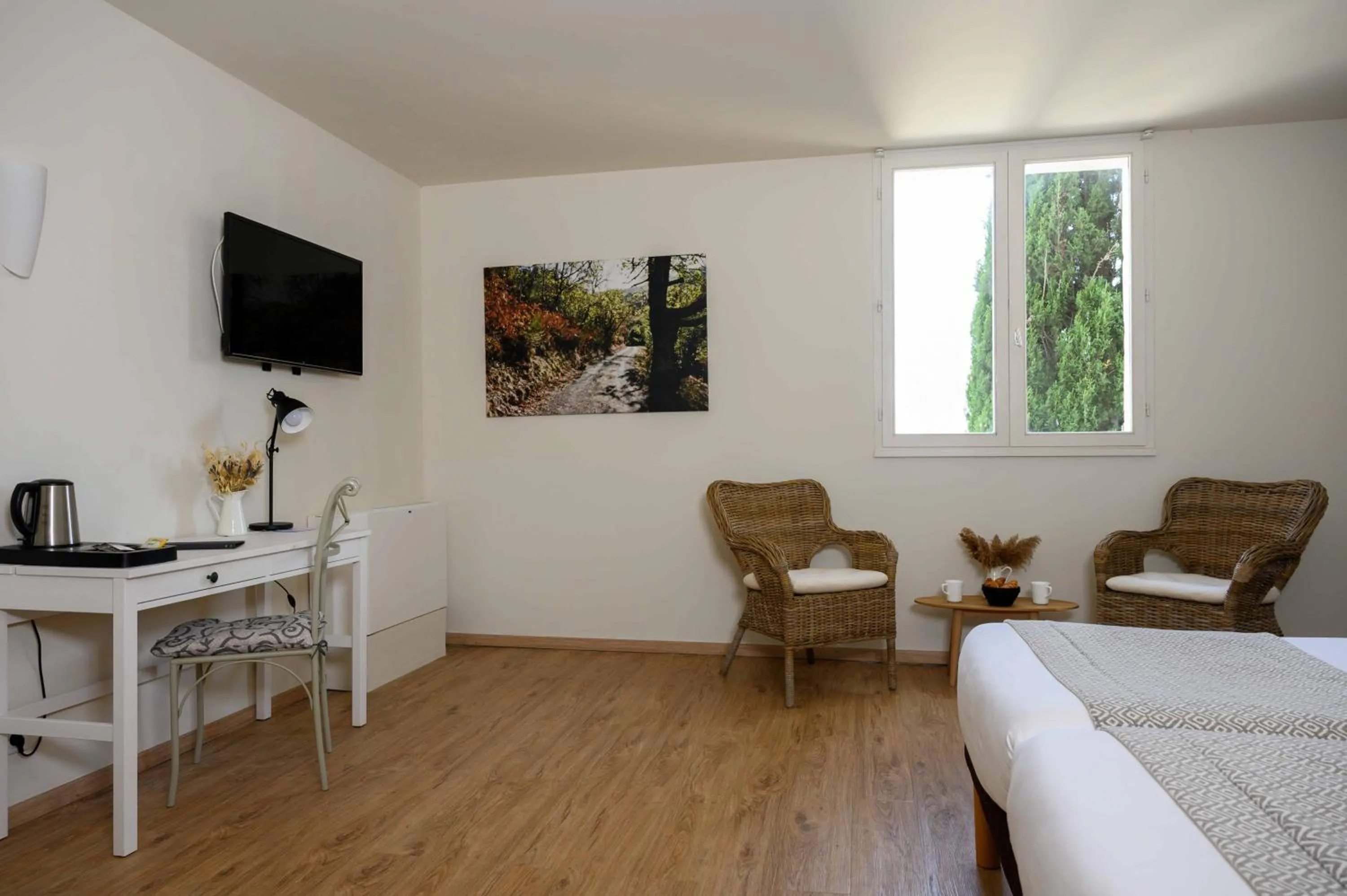 Photo of the whole room, Bed in Hôtel Belesso
