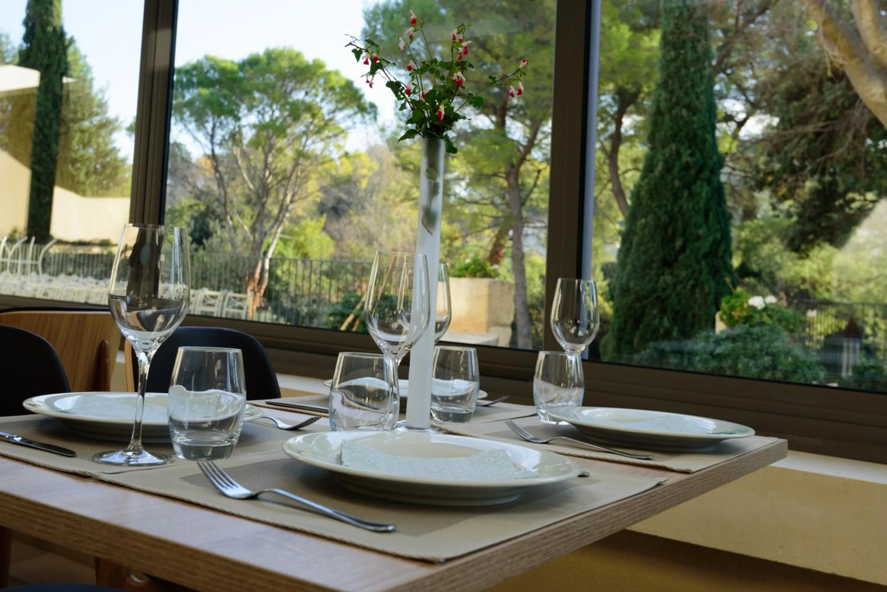 Restaurant/places to eat in Hôtel Belesso