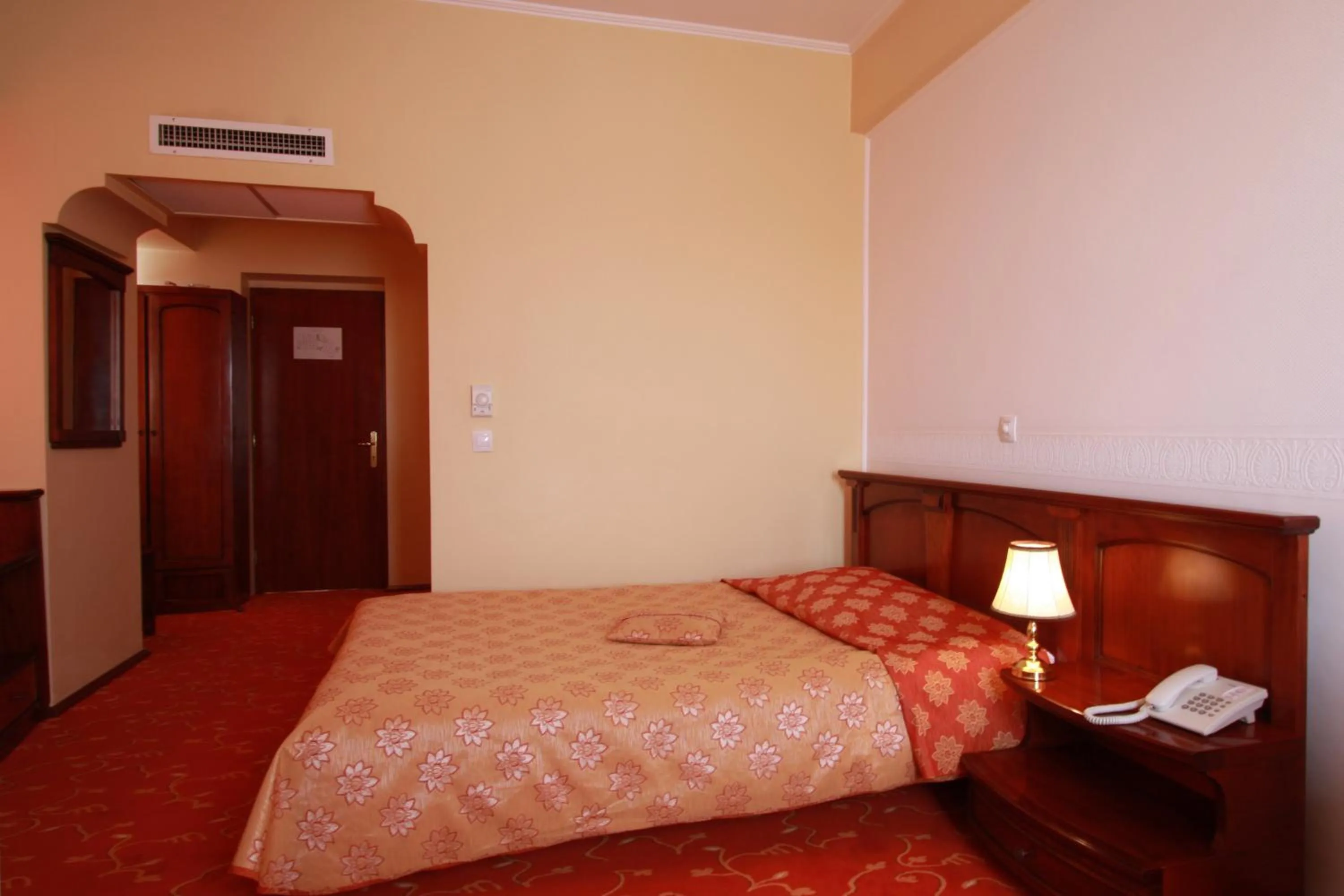 Photo of the whole room, Bed in Hotel Mara