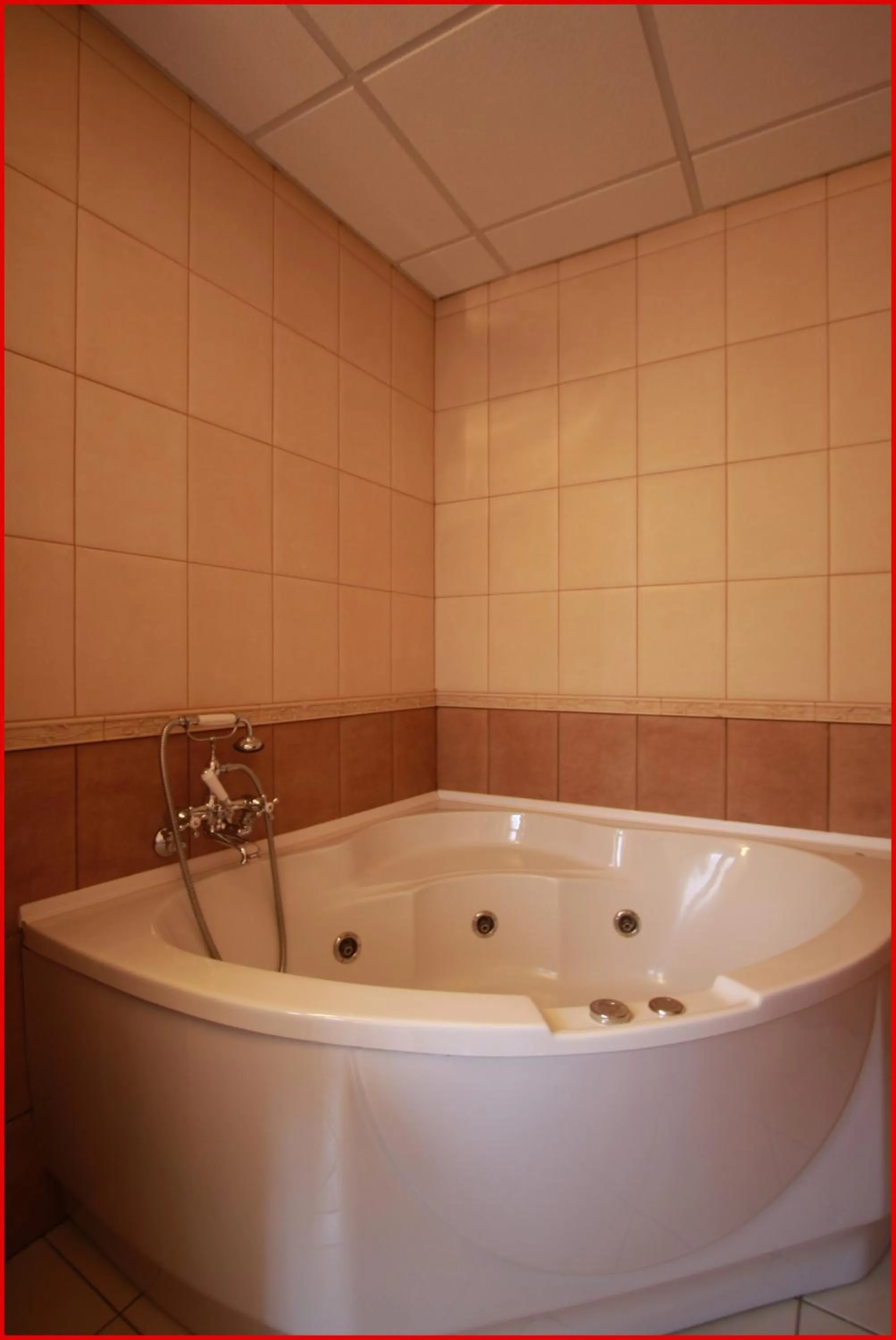 Hot Tub in Hotel Mara