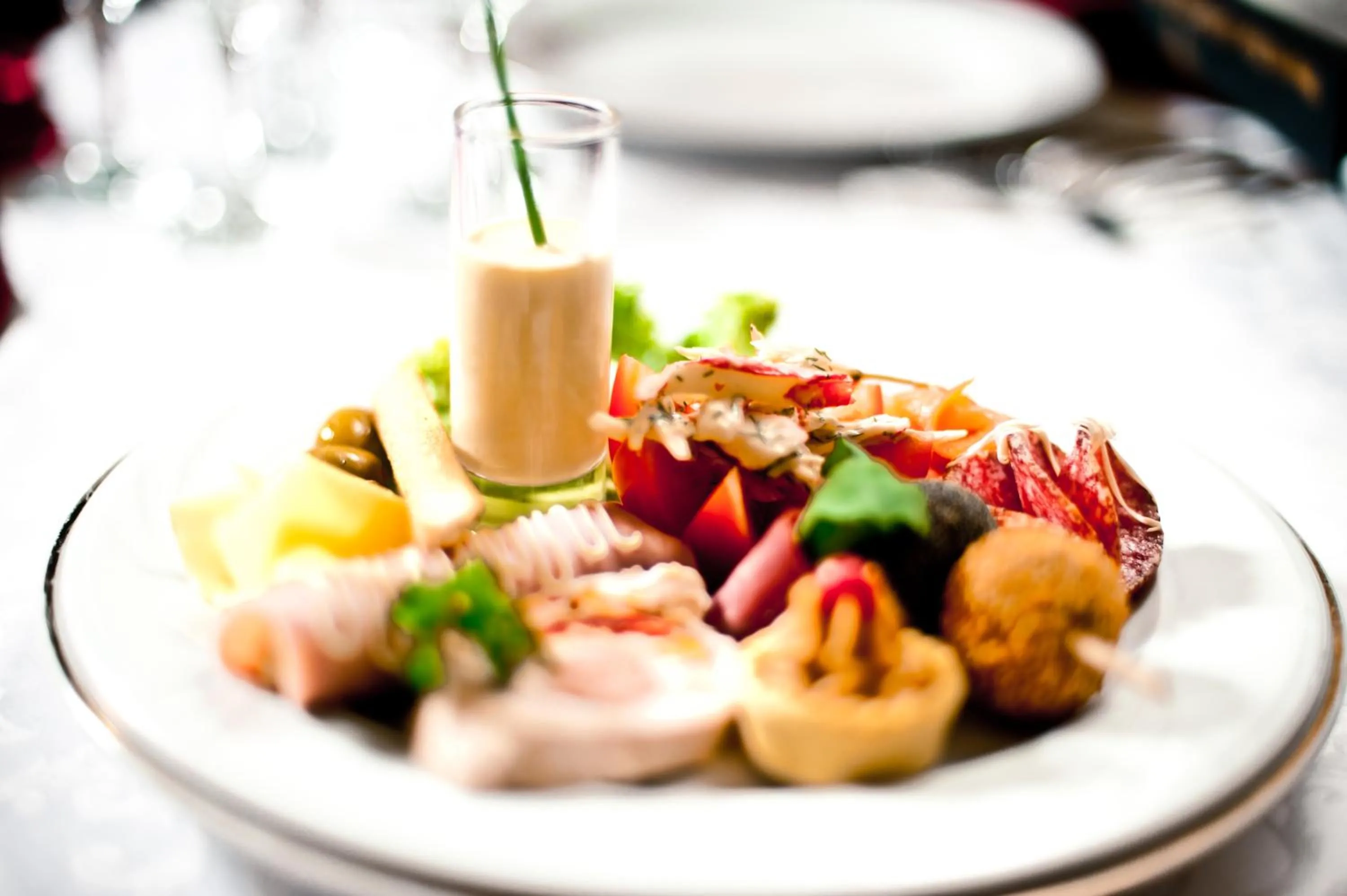 Restaurant/places to eat in Hotel Mara