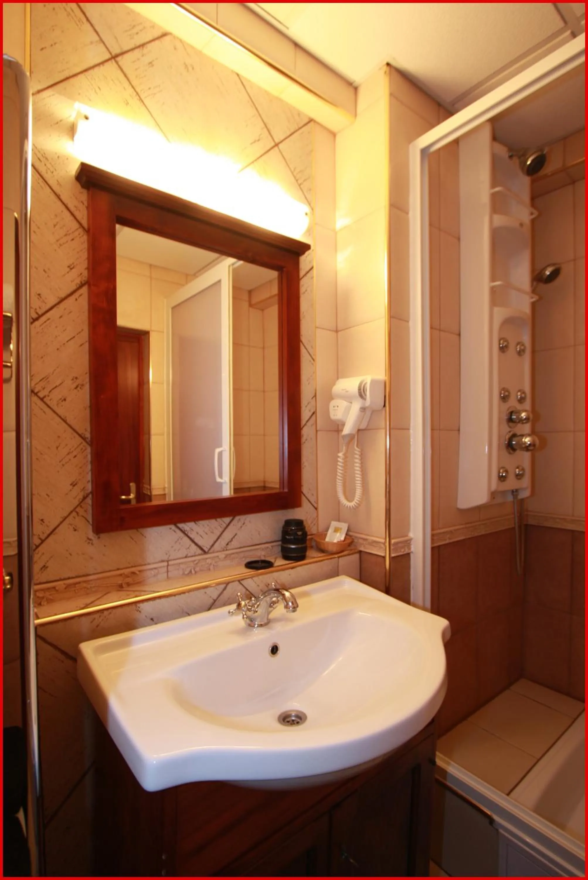 Bathroom in Hotel Mara