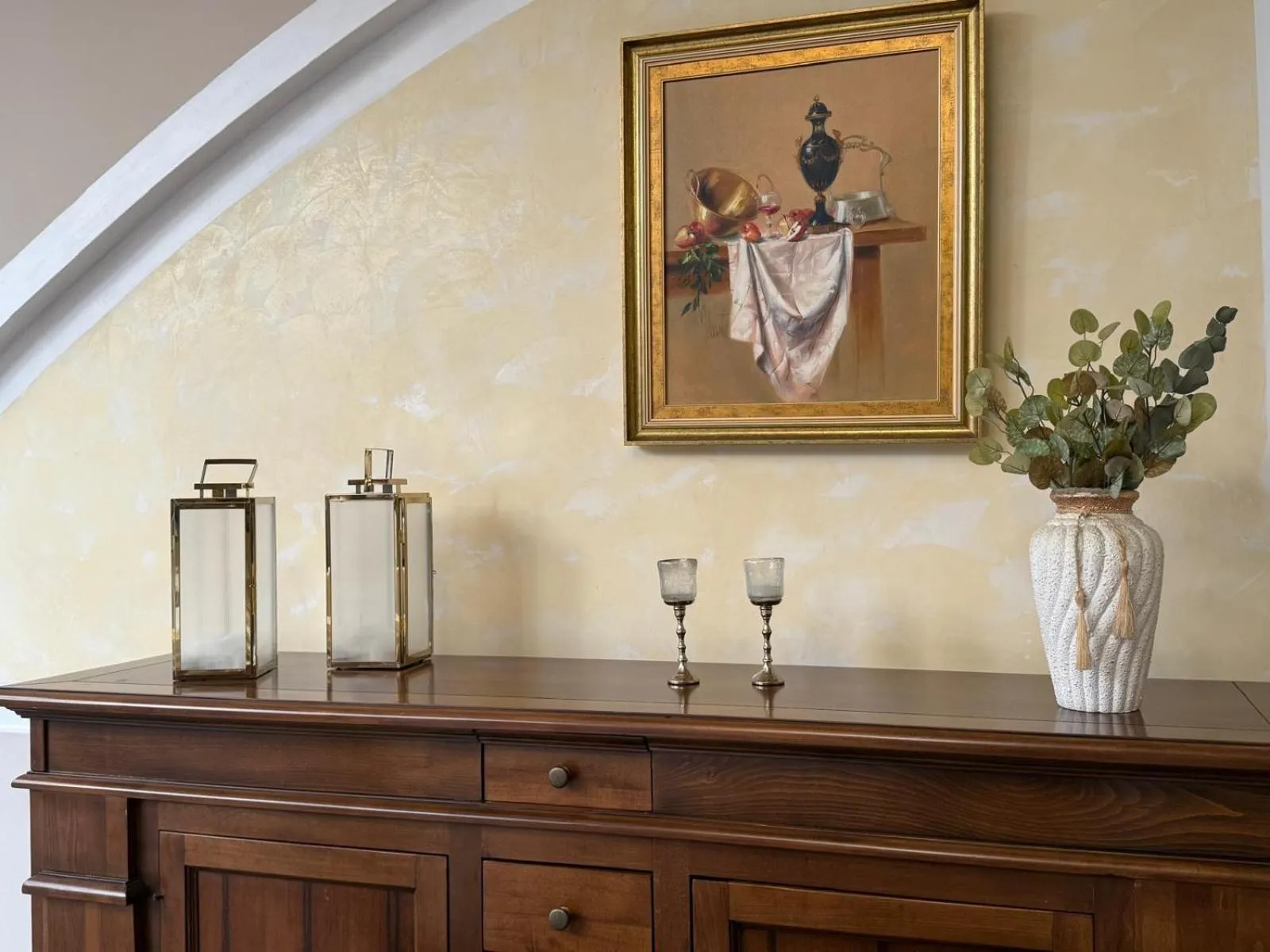 Decorative detail in Hotel Mara