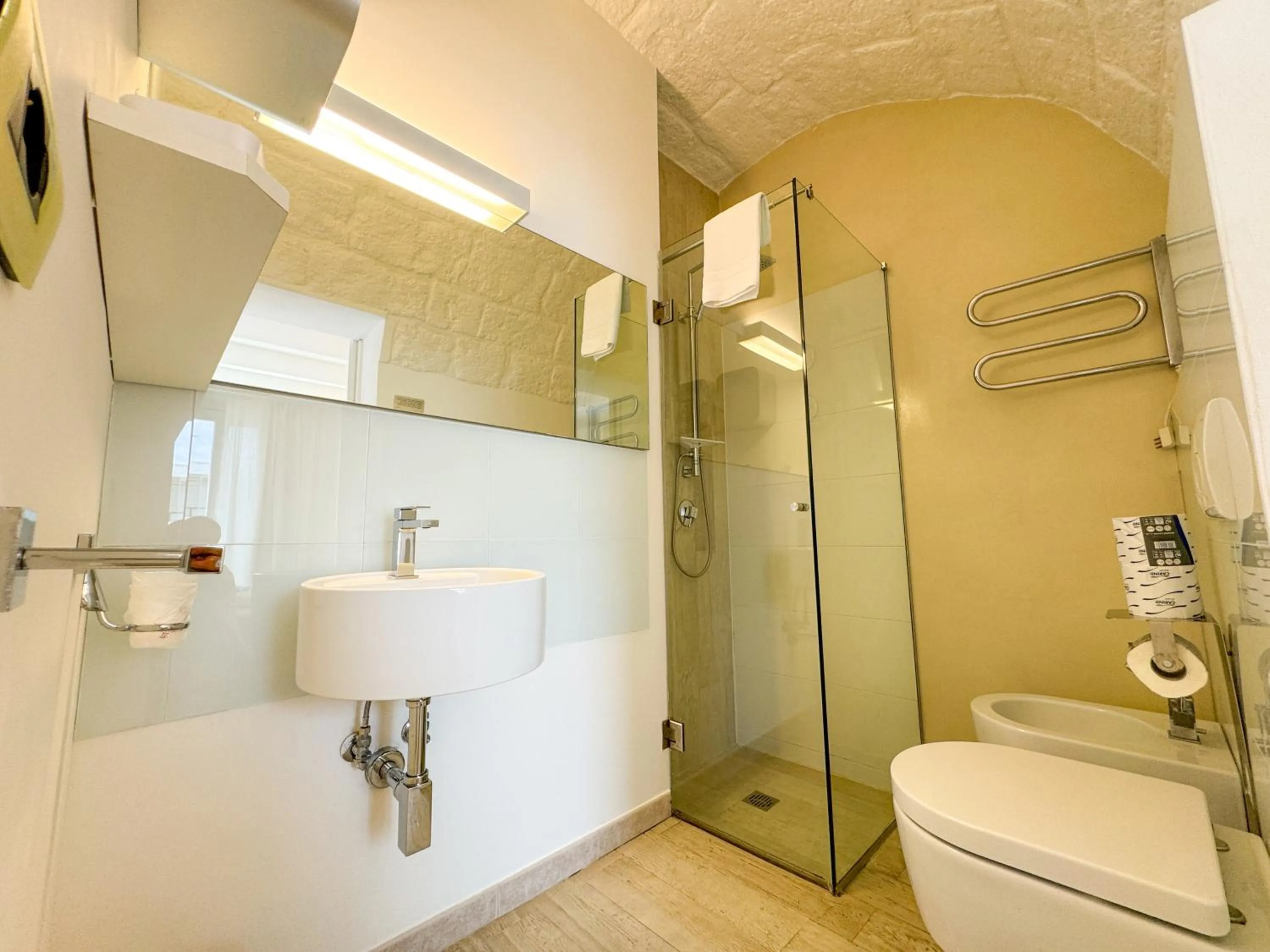 Shower in Vingt Sept