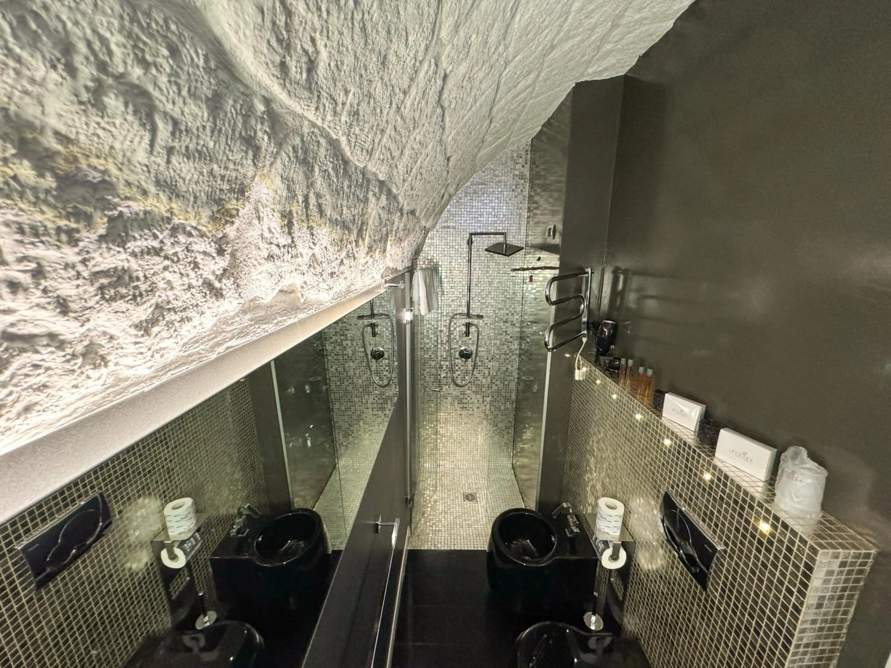 Toilet in Vingt Sept