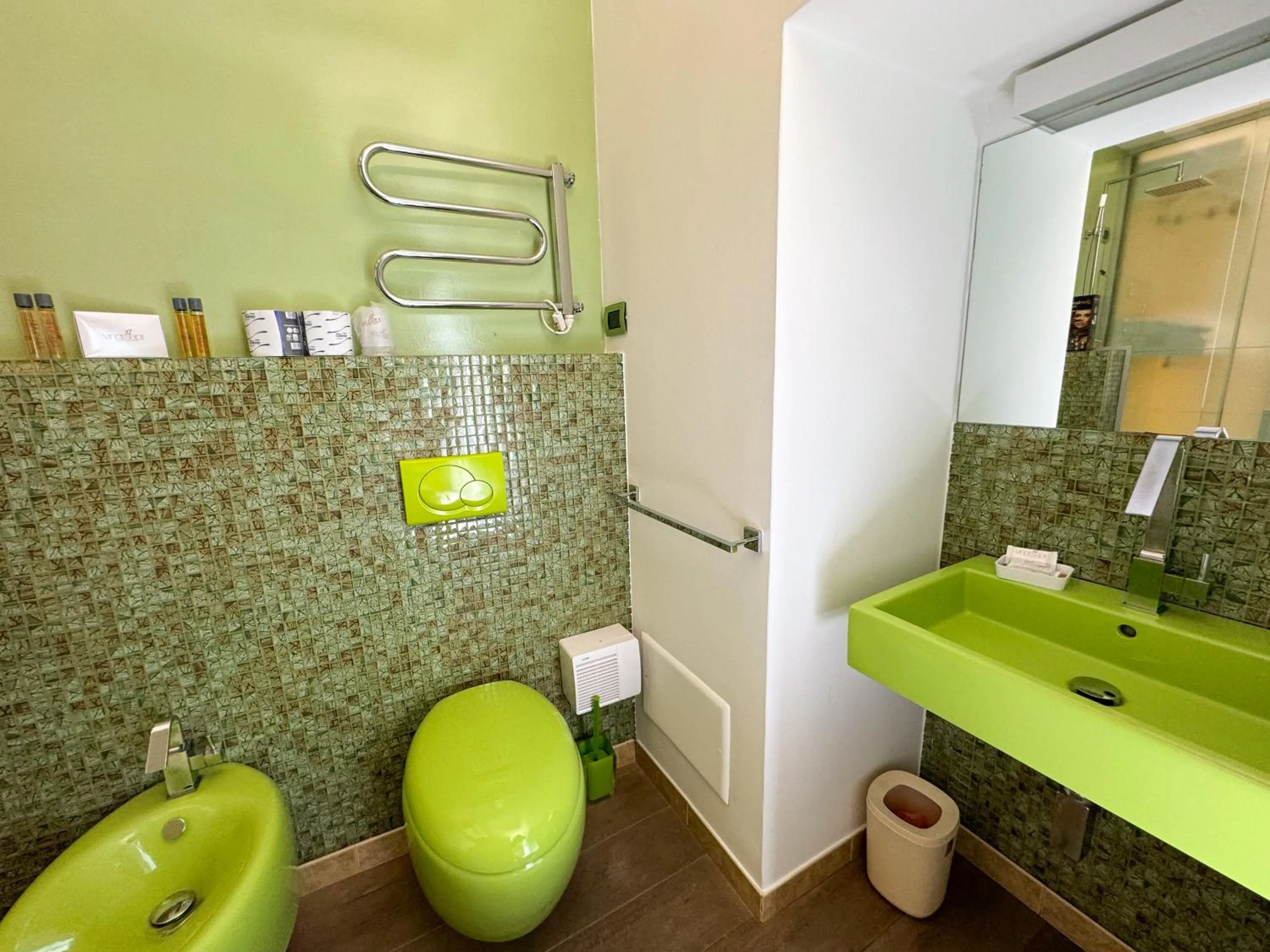 Toilet in Vingt Sept