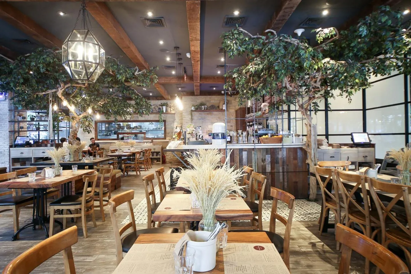 Restaurant/places to eat in Infinity Tower Suites