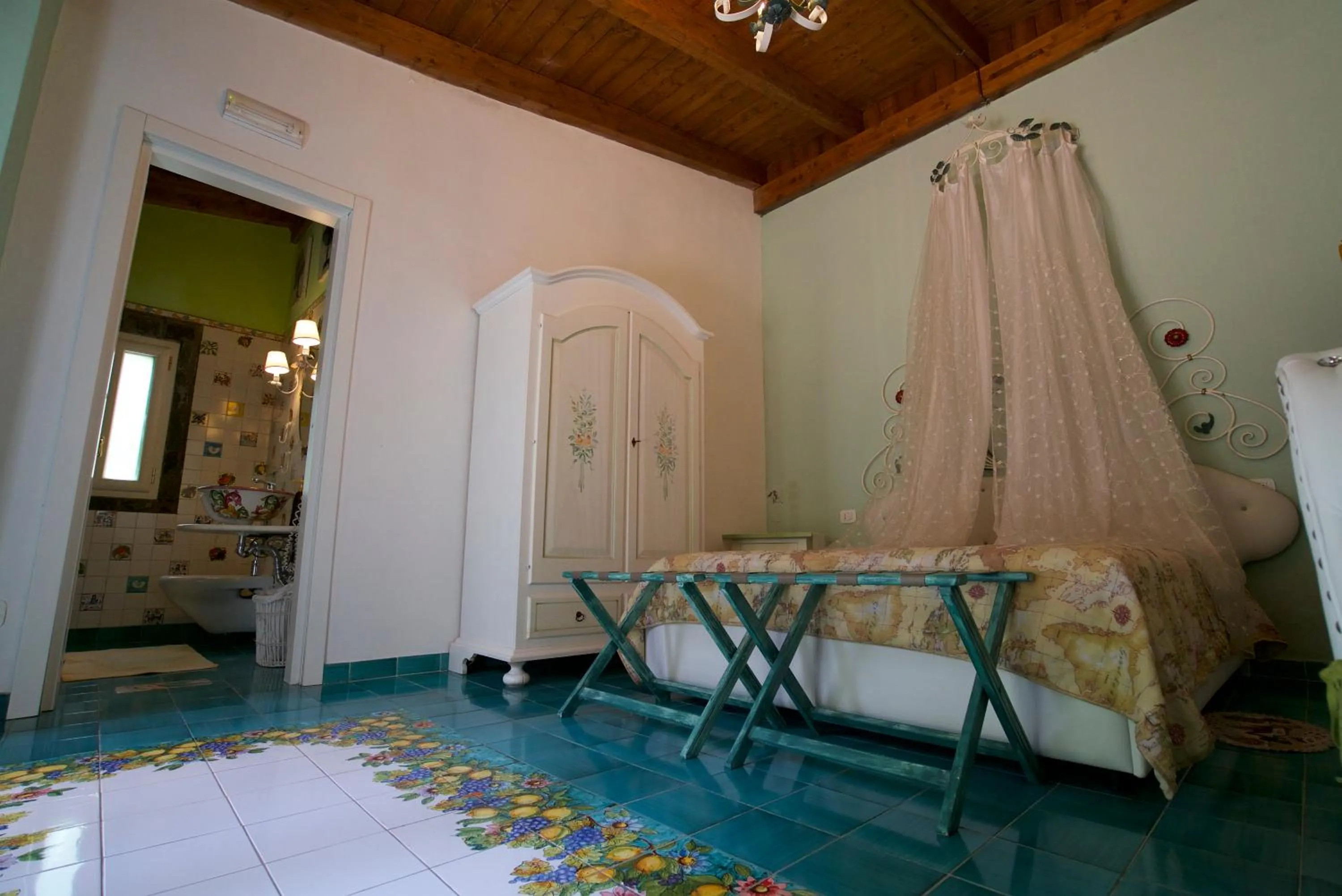 Bed in La Dimora Le Fumarole B&B