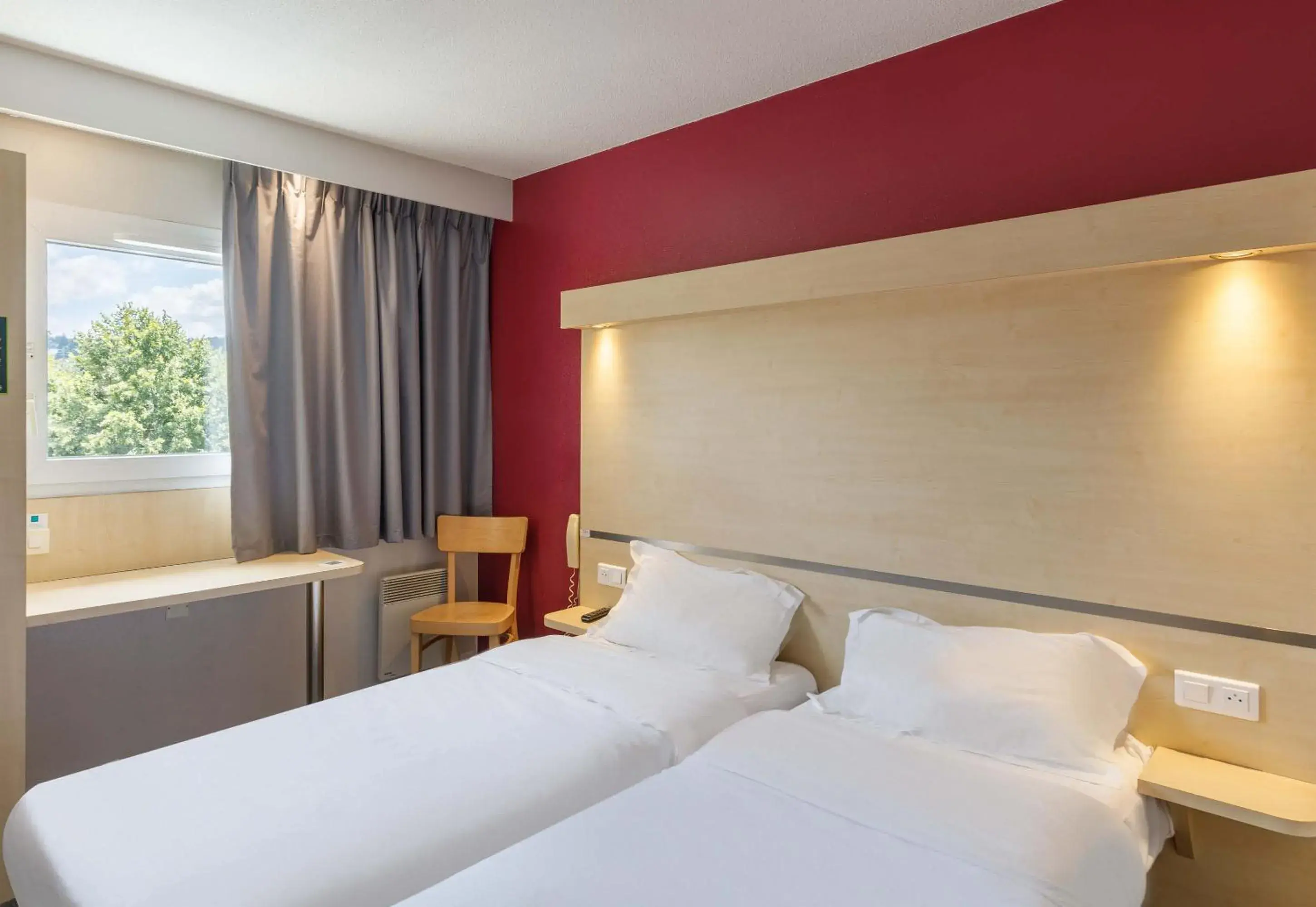 Classic Twin Room in B&B HOTEL Le Puy-en-Velay Classic Twin Room in B&B HOTEL Le Puy-en-Velay