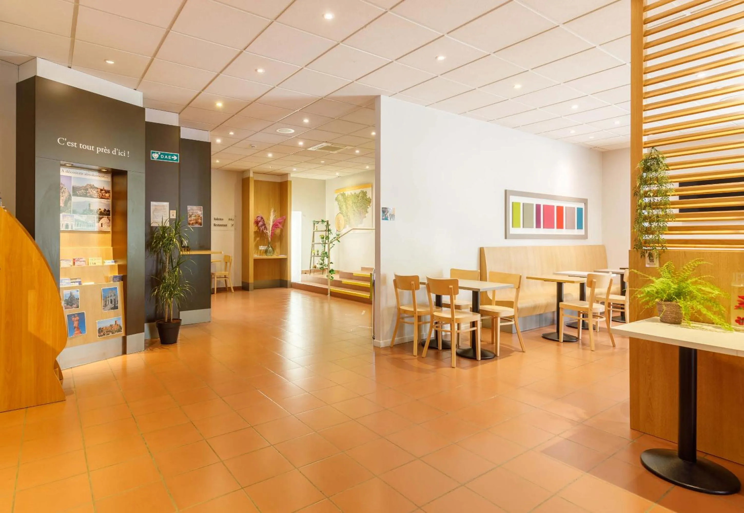 Lobby or reception in B&B HOTEL Le Puy-en-Velay