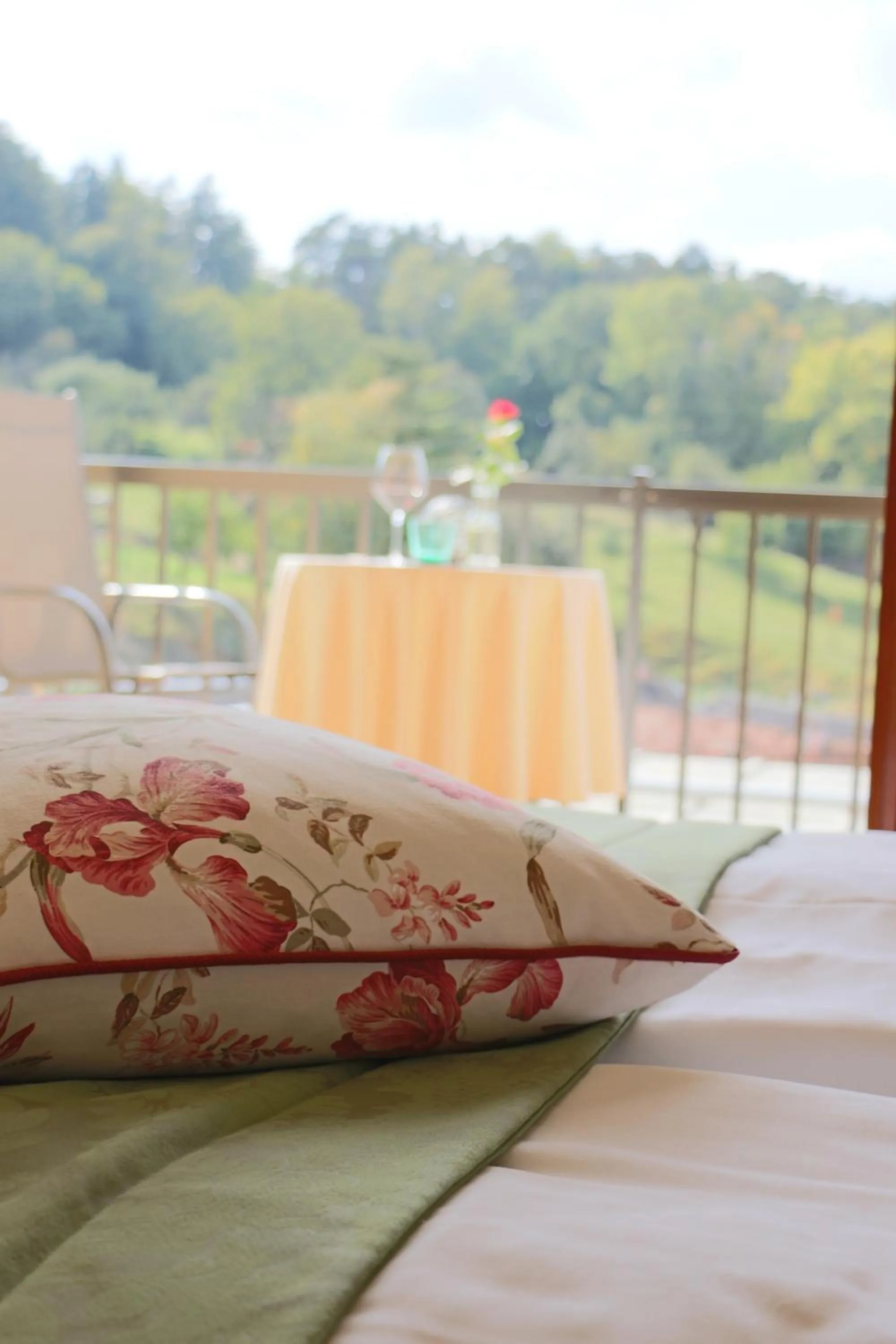 Balcony/Terrace, Bed in Kupfer-Dachl