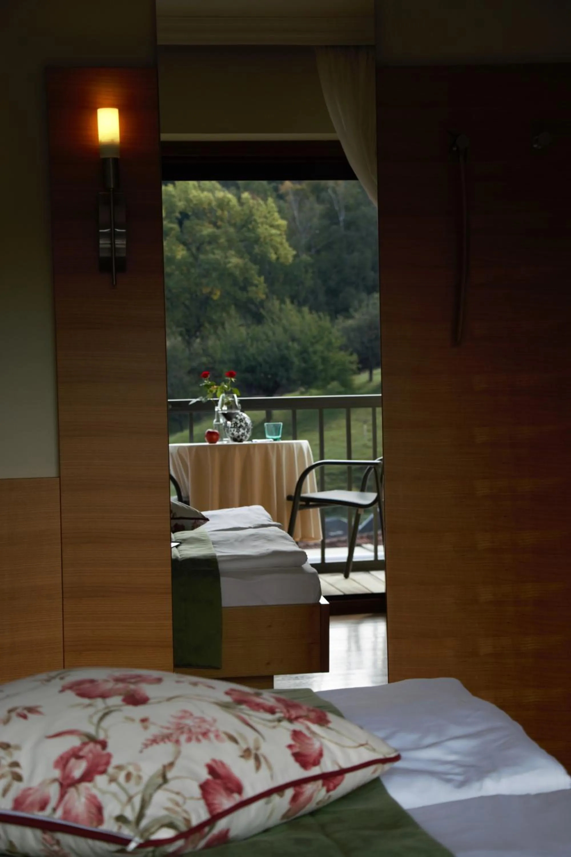 Balcony/Terrace, Bed in Kupfer-Dachl