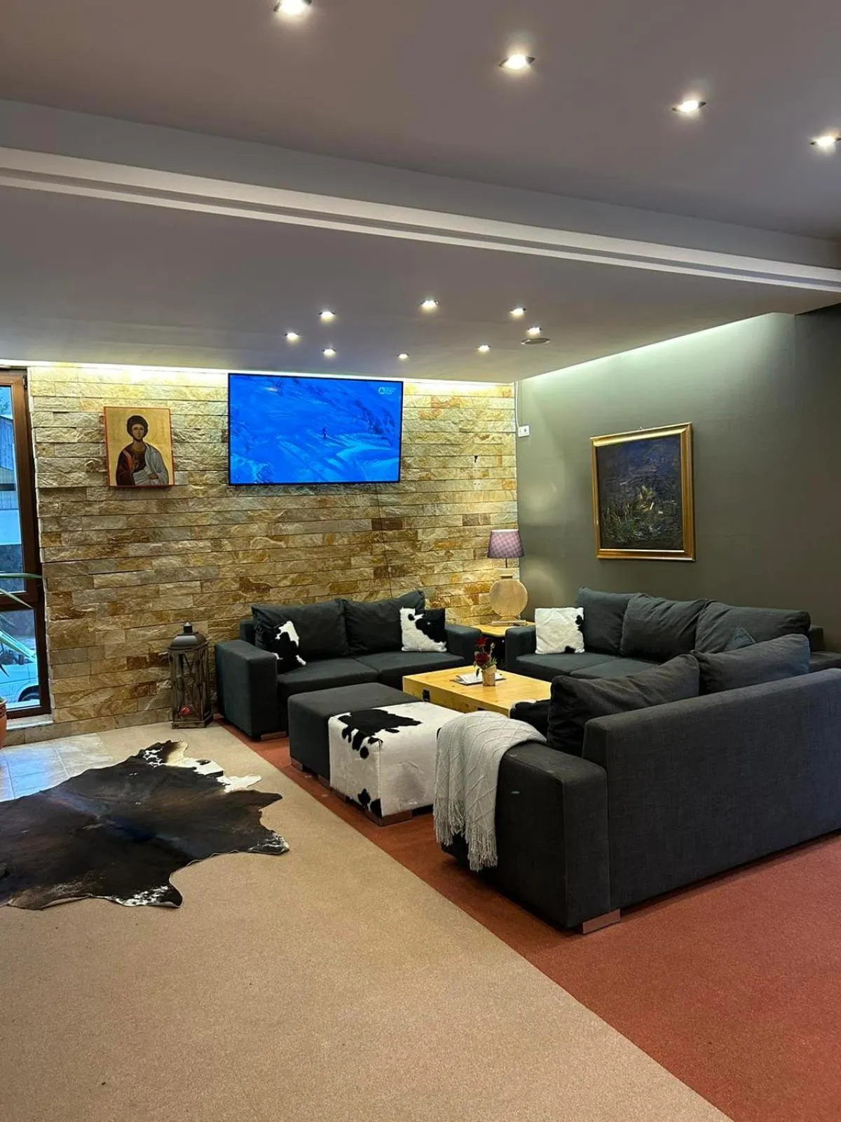 Lobby or reception in Grand Hotel Murgavets