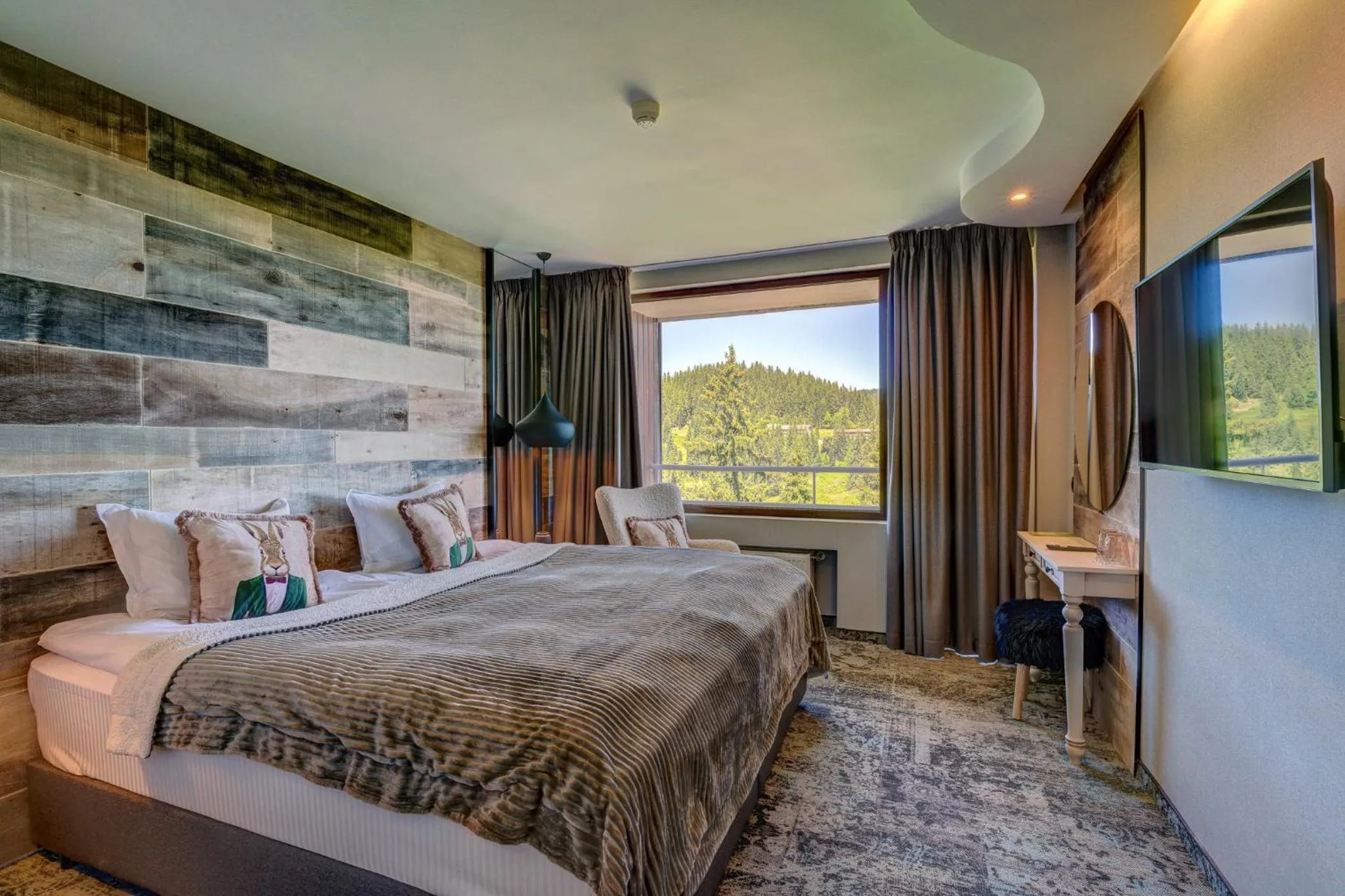 Photo of the whole room, Bed in Grand Hotel Murgavets