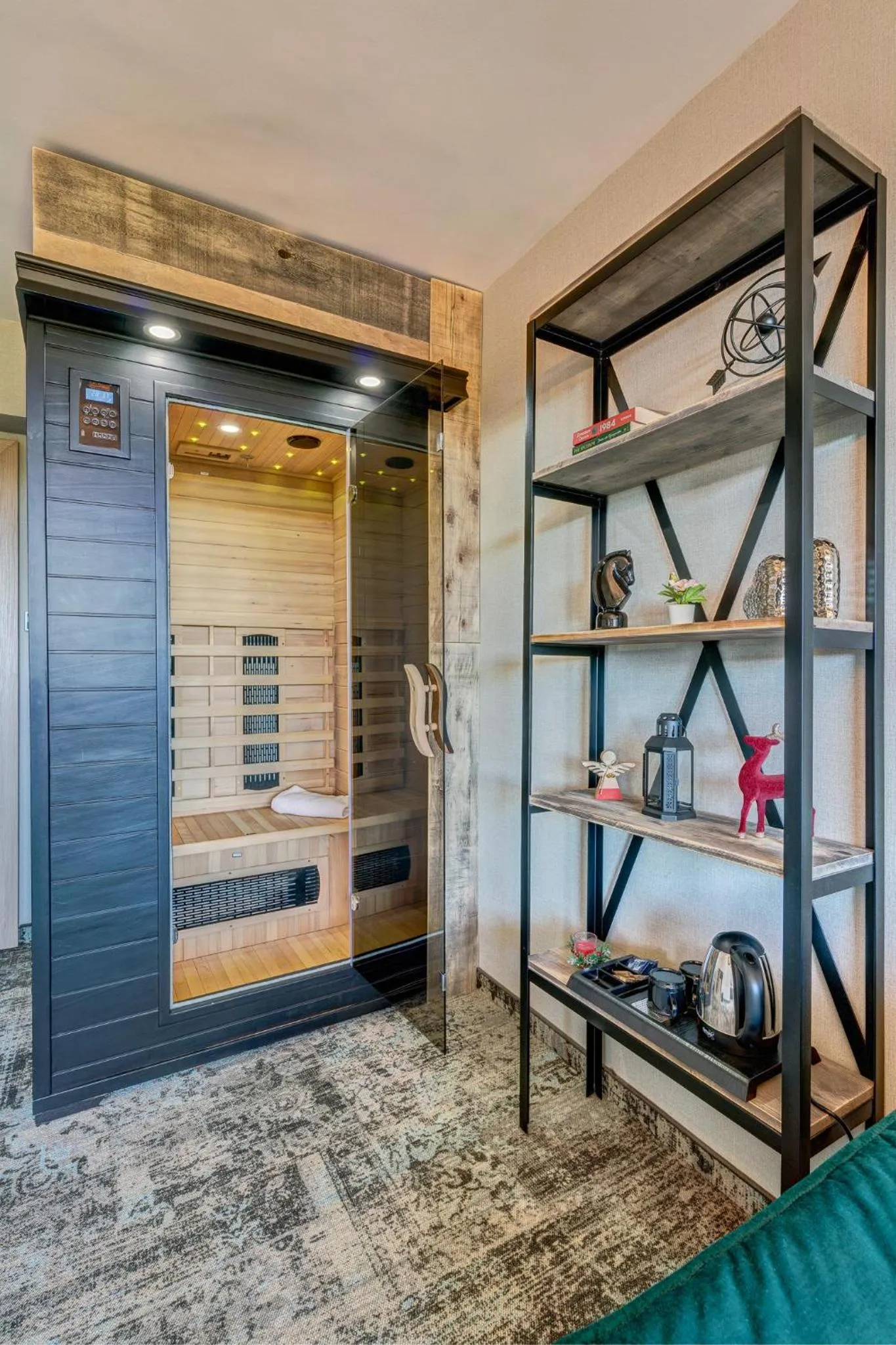 Sauna, Bed in Grand Hotel Murgavets