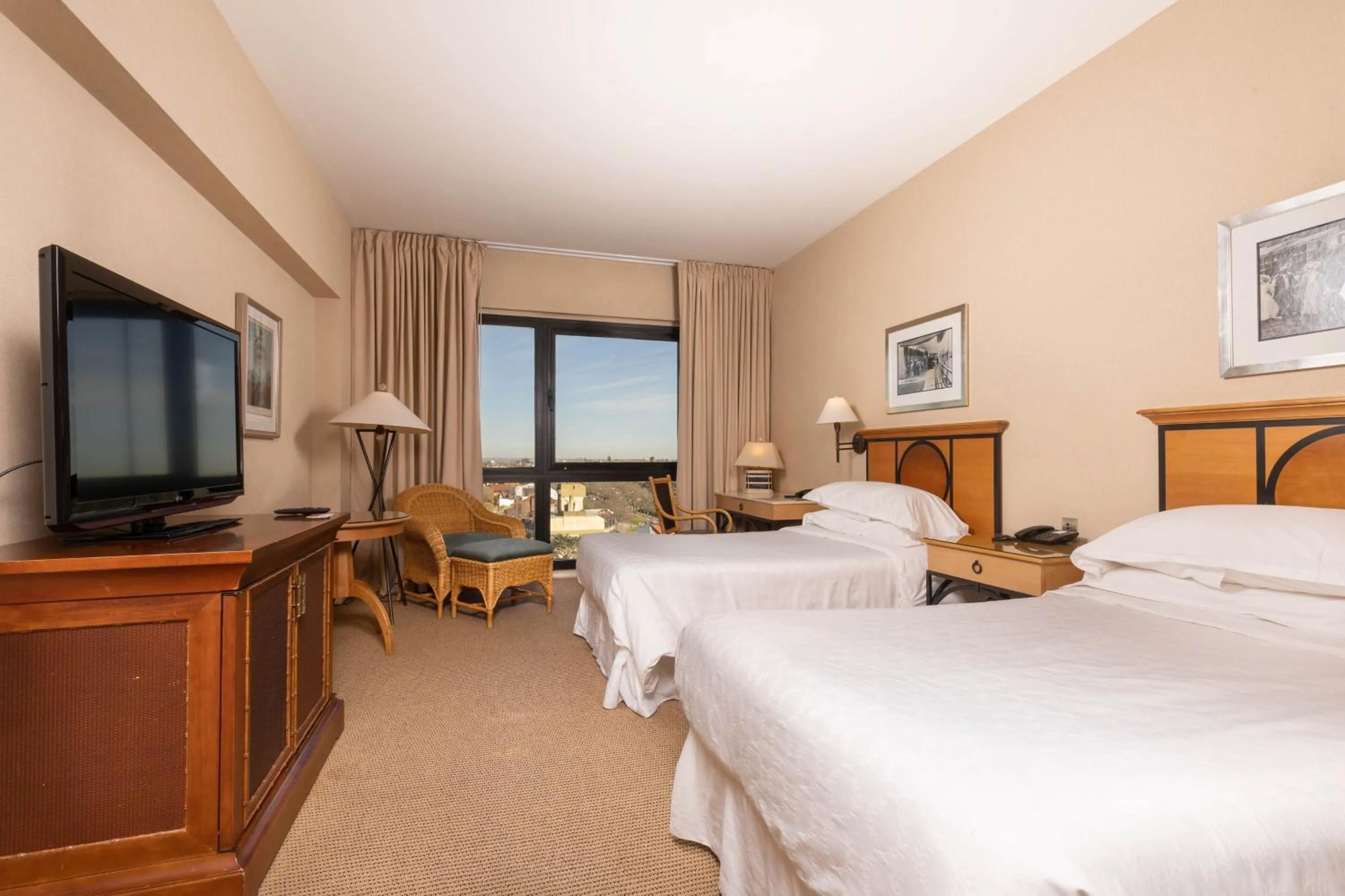 Photo of the whole room, Bed in Sheraton Mar Del Plata Hotel