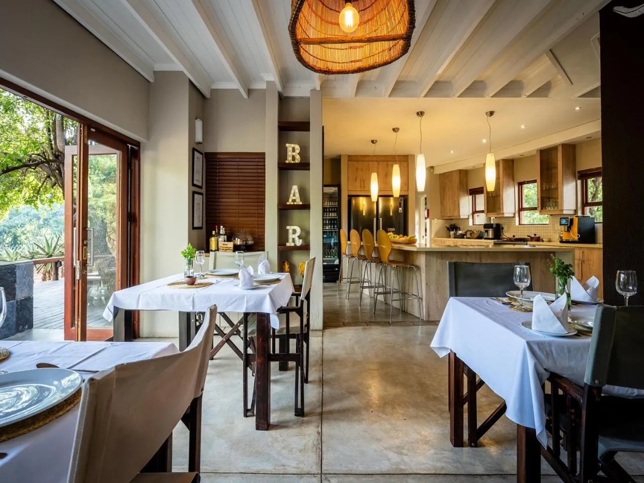 Lounge or bar in eKhaya Bush Lodge