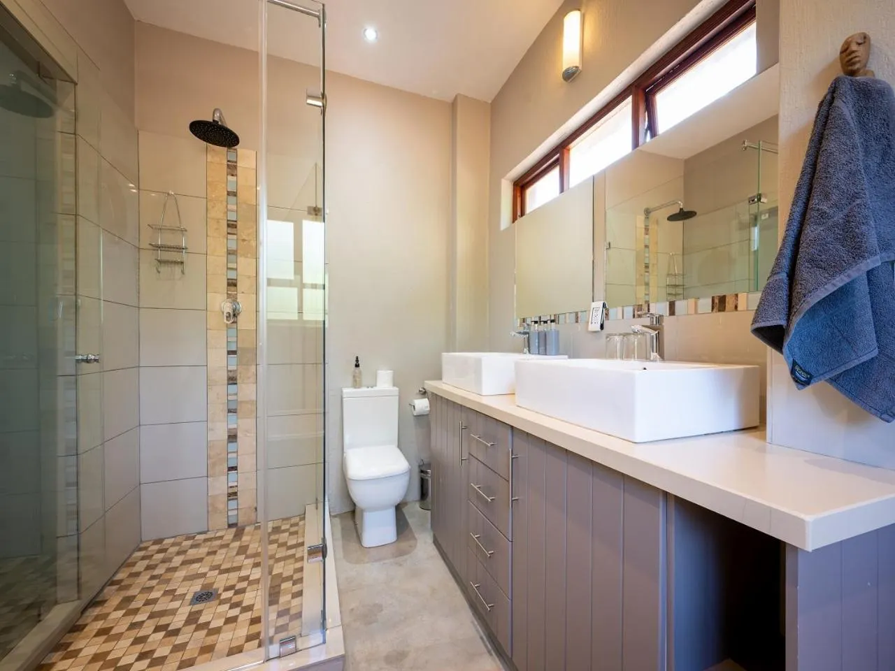 Shower in eKhaya Bush Lodge