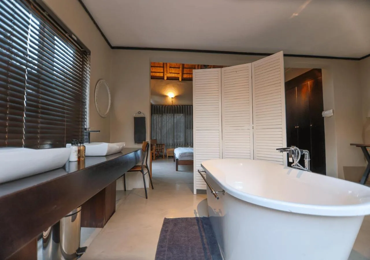 Bathroom in eKhaya Bush Lodge