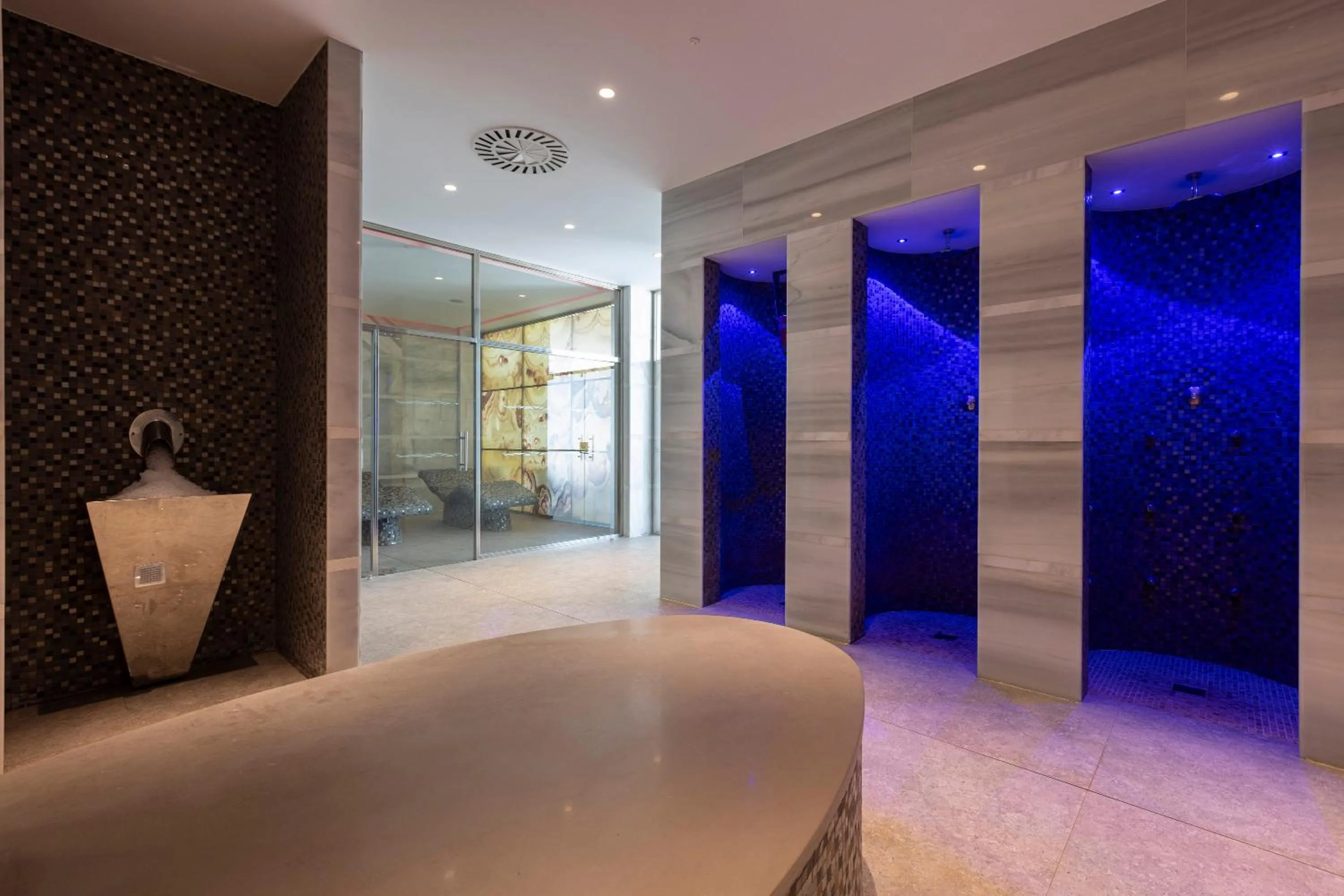 Shower in Hipotels Barrosa Palace & Spa
