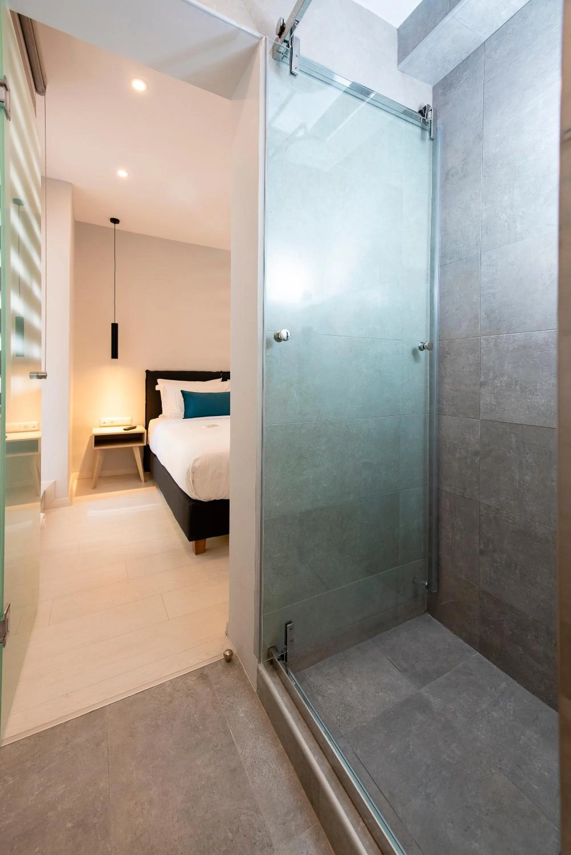 Shower, Bed in Acropolis Stay