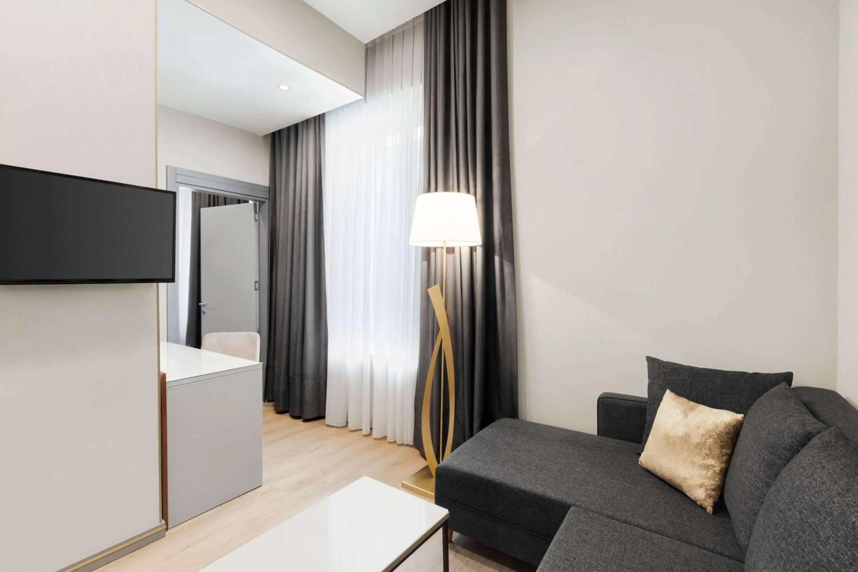 Photo of the whole room in Tbilisi Chambers, Trademark Collection by Wyndham