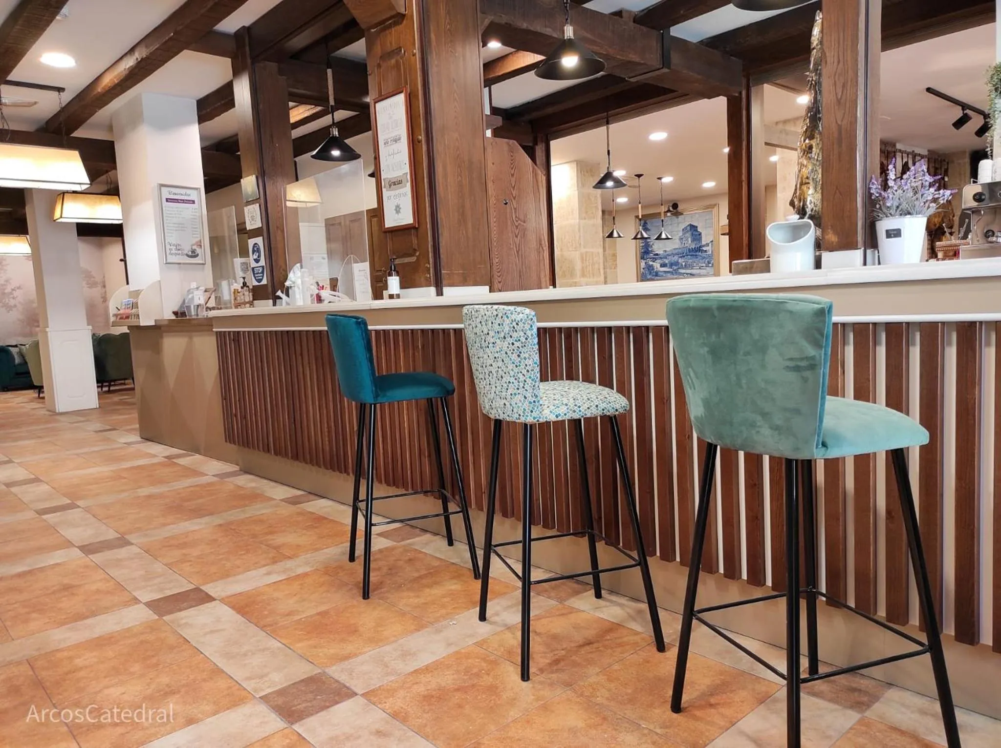 Lounge or bar in Hotel Arcos Catedral