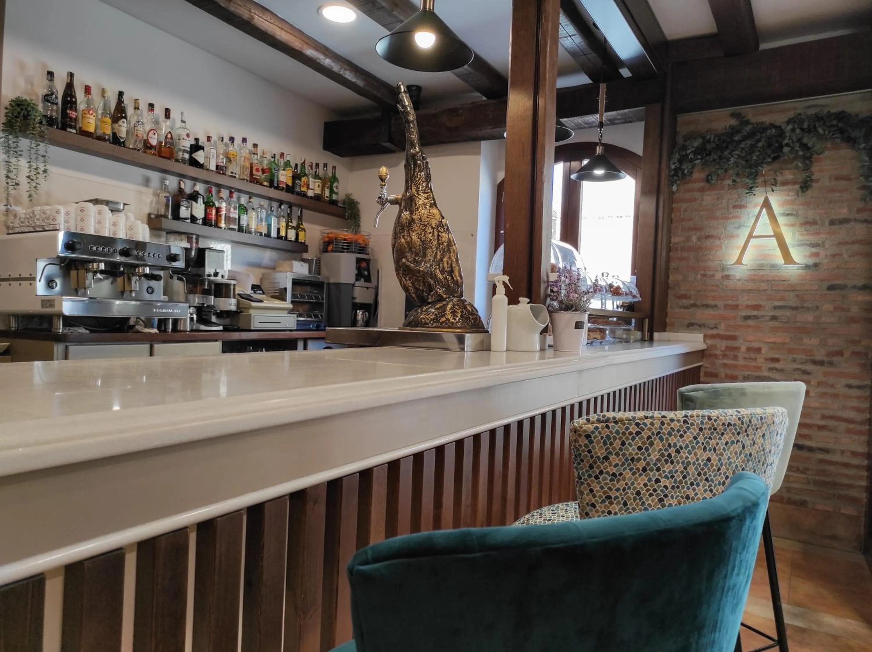 Lounge or bar in Hotel Arcos Catedral