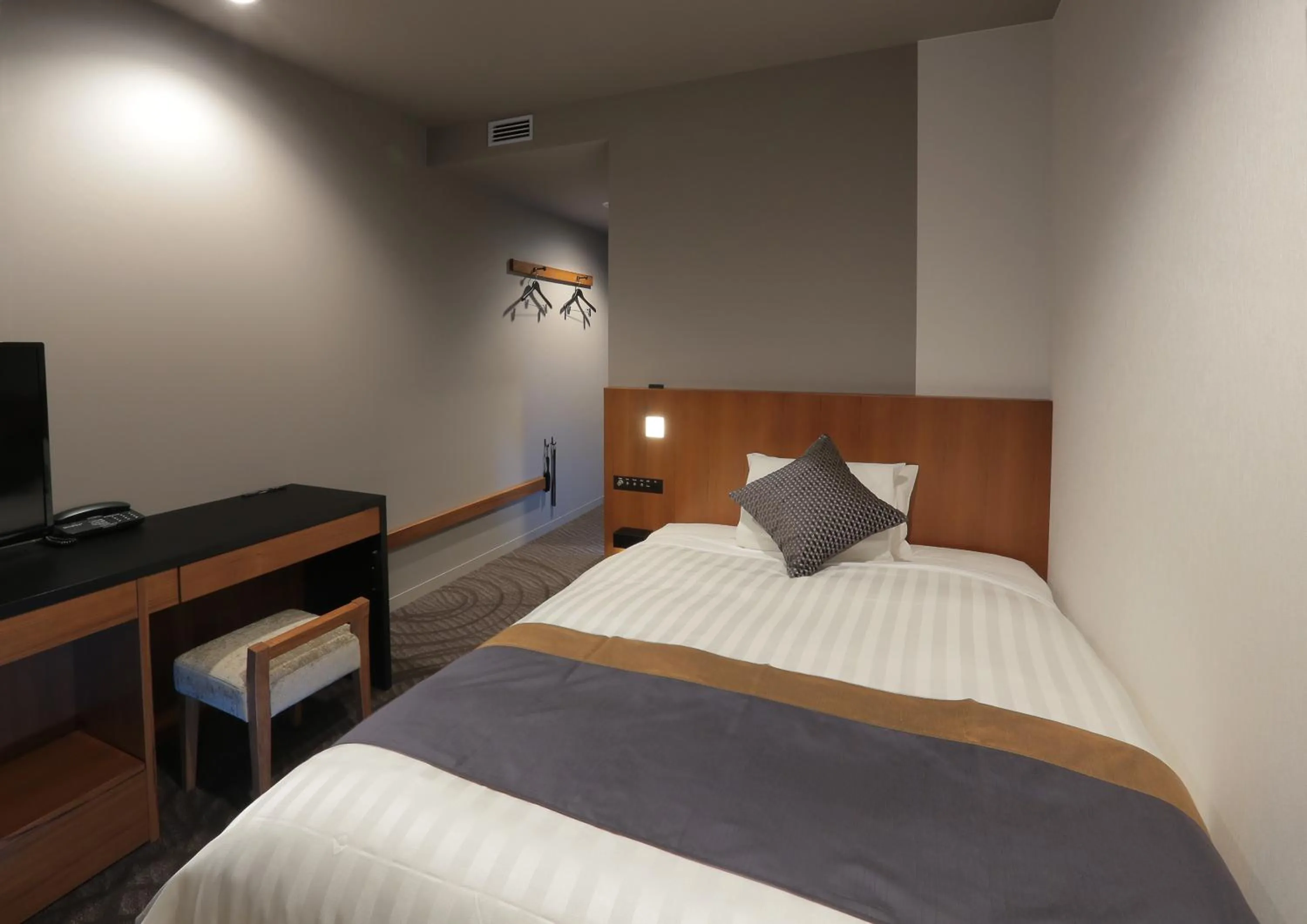 Bed in Kisarazu Washington Hotel