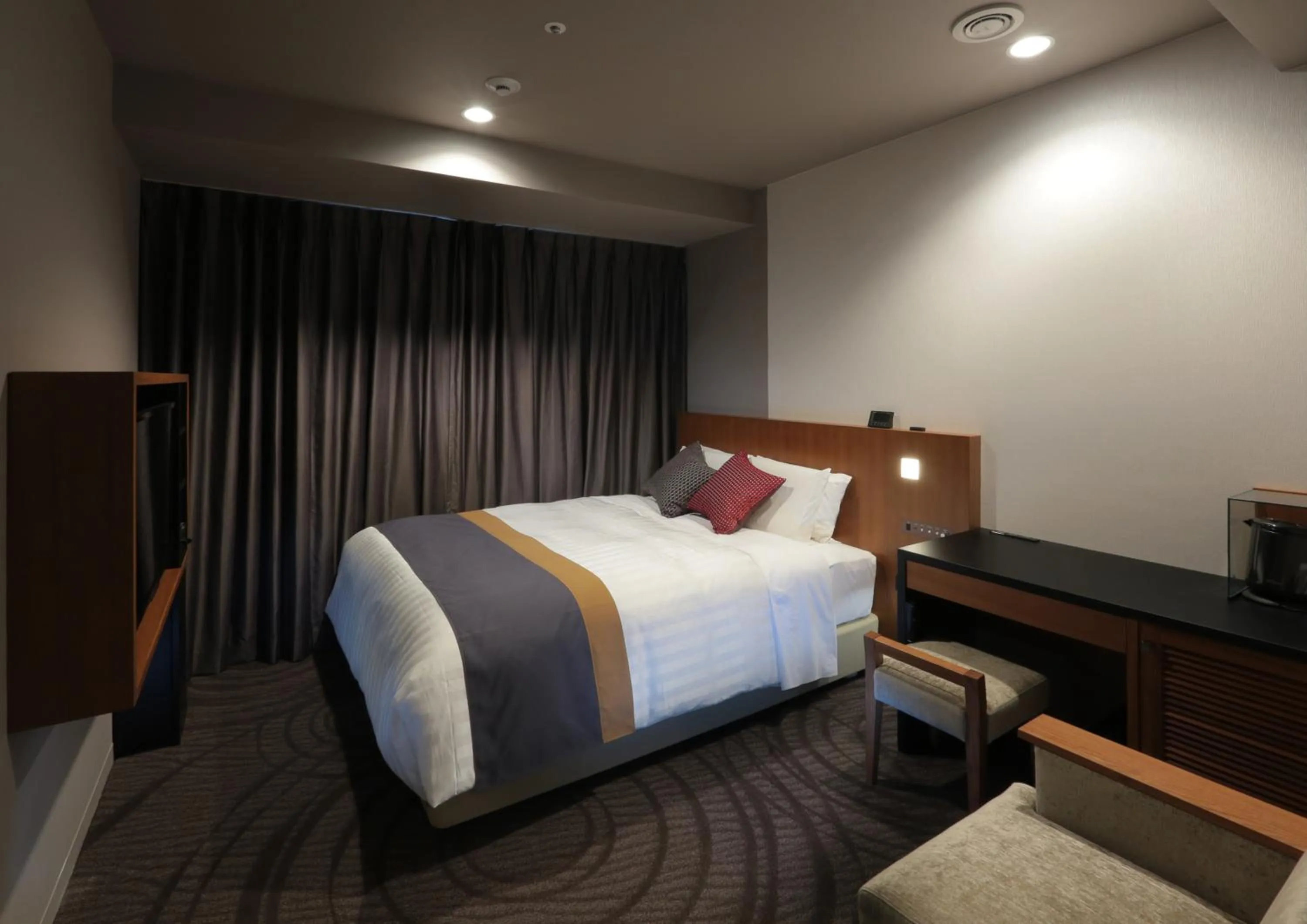 Bed in Kisarazu Washington Hotel