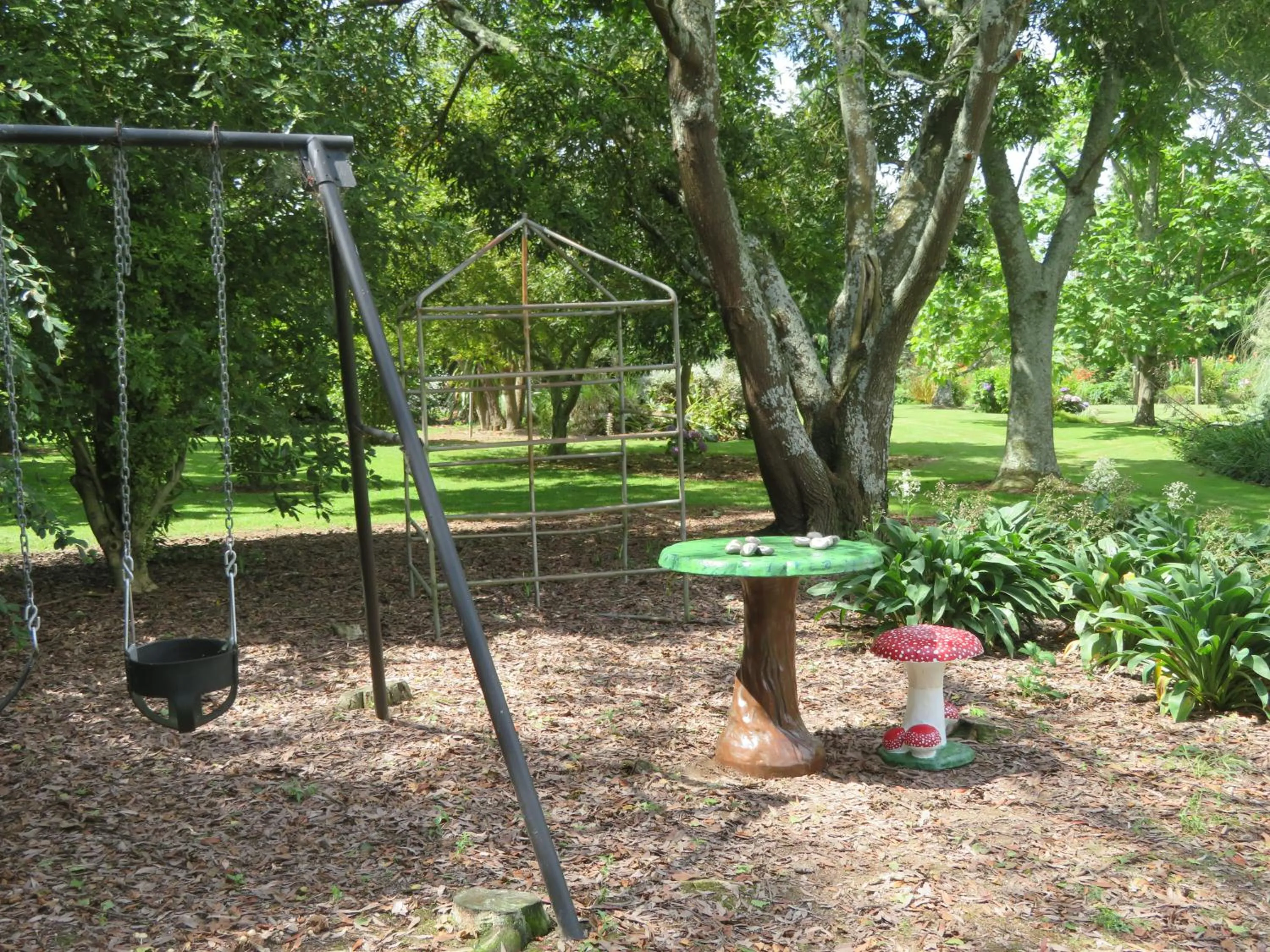 Garden in Walnut Lodge B&B