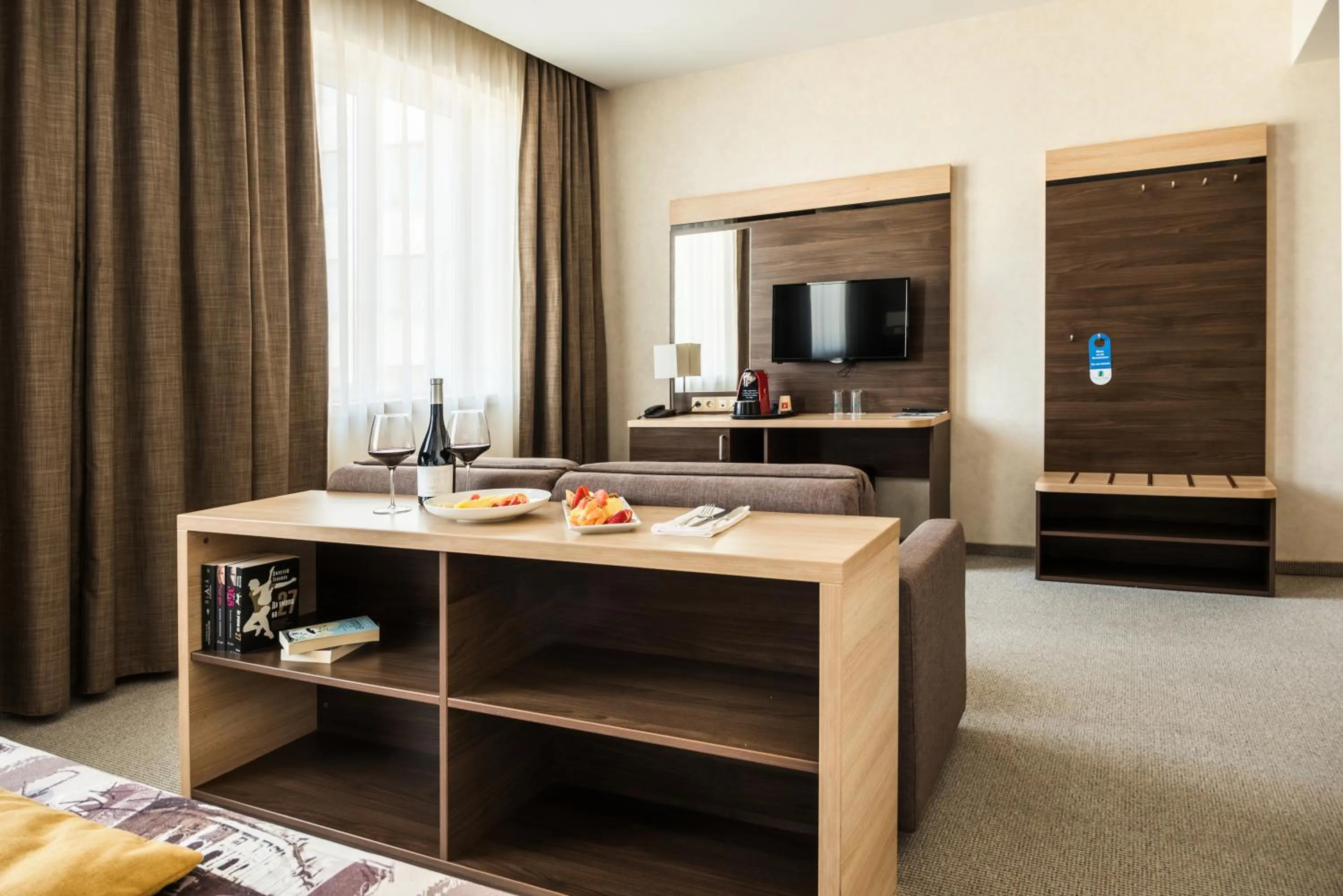 TV and multimedia in Dunav Plaza Hotel